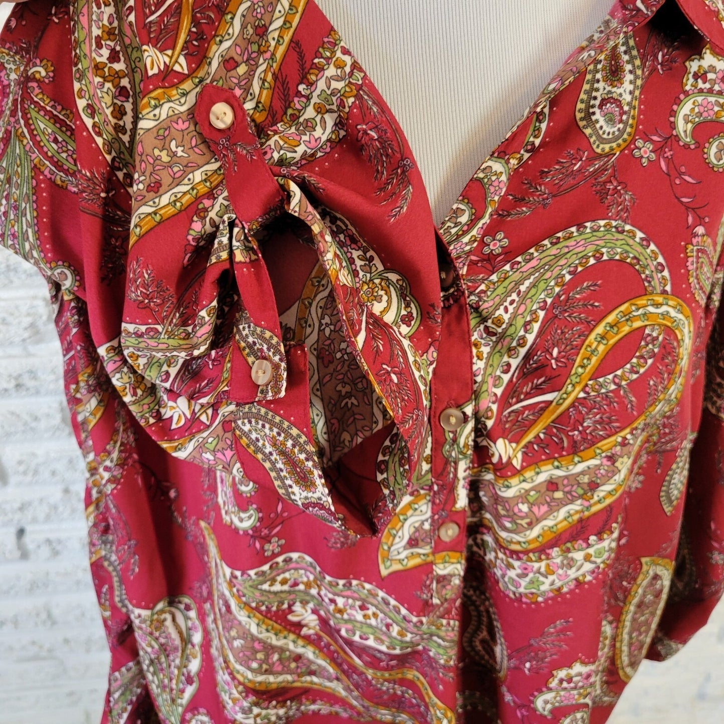 Rebecca Malone Womens Top 1X Plus Roll Tab Sleeve Burgundy Paisley Lightweight