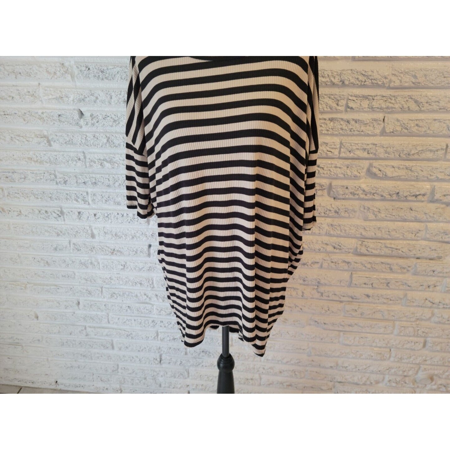 Lularoe Womens Top 2XL Plus Tee Knit Black Stripe Pullover Asymmetric Casual