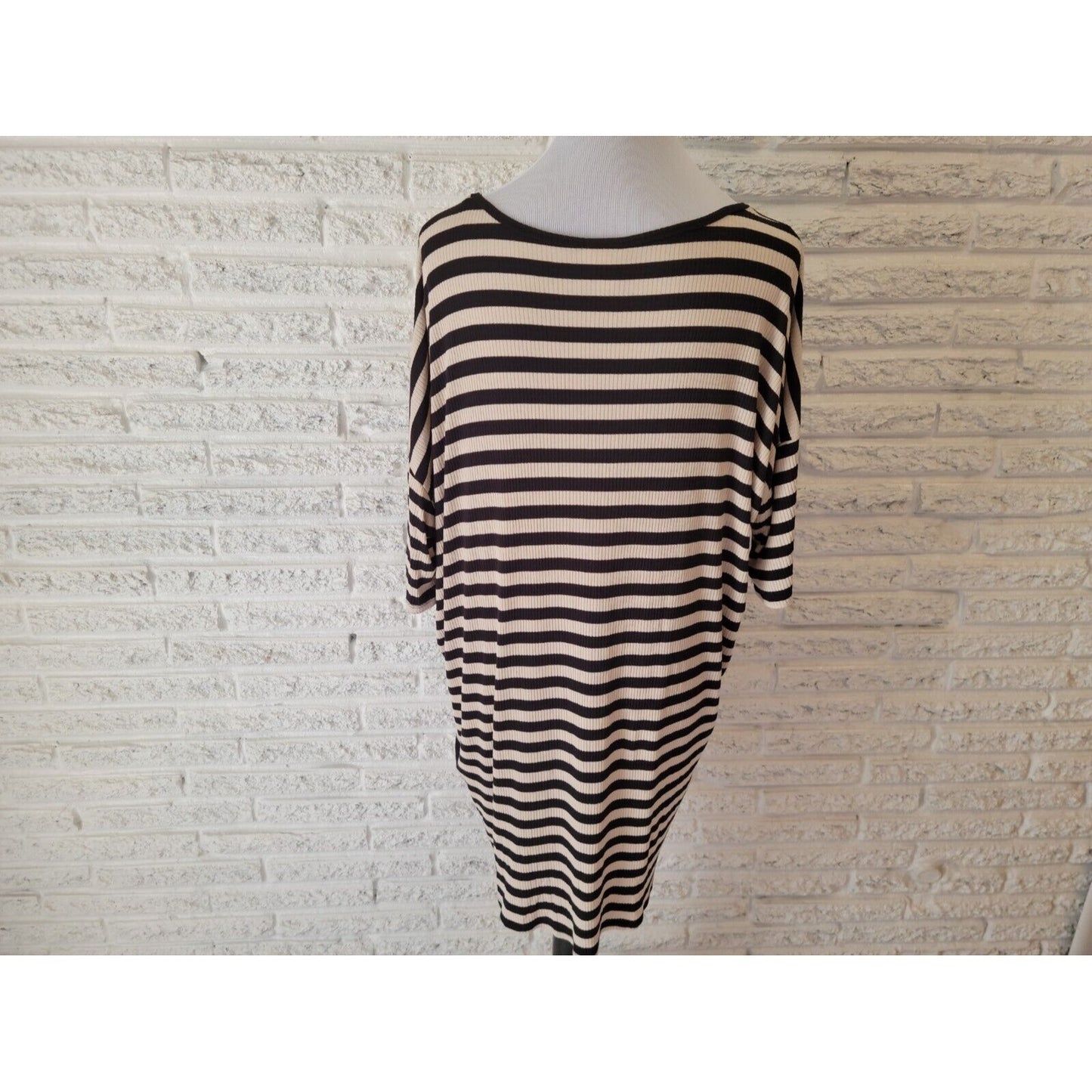 Lularoe Womens Top 2XL Plus Tee Knit Black Stripe Pullover Asymmetric Casual