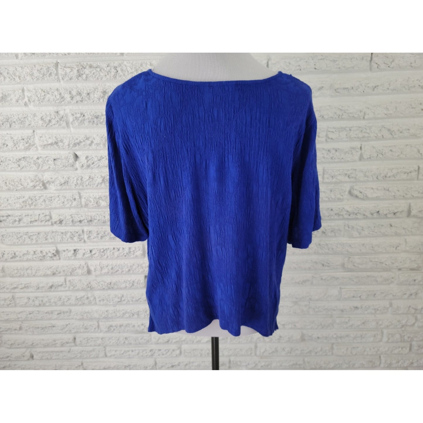 Connected Women Top 18W Plus Short Sleeve Blue Rayon Pullover Shark Bite Career