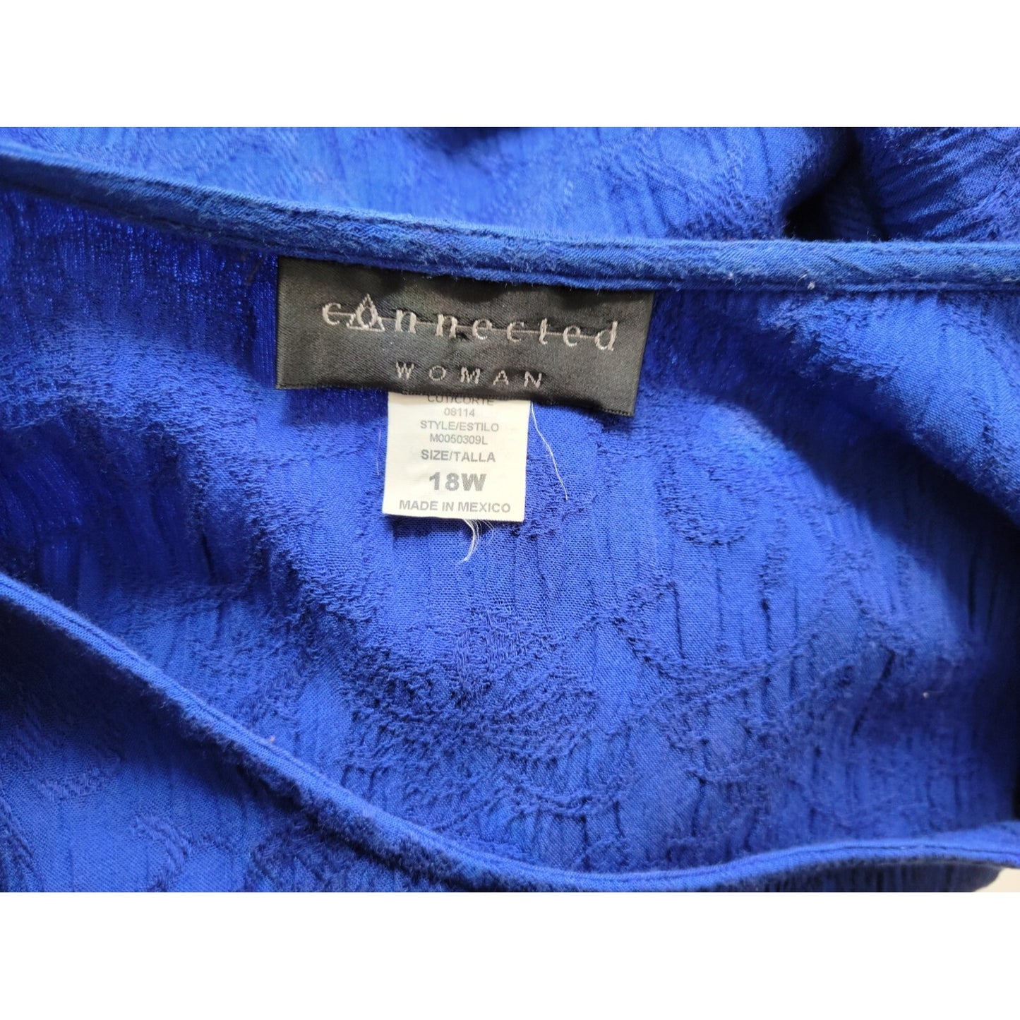 Connected Women Top 18W Plus Short Sleeve Blue Rayon Pullover Shark Bite Career