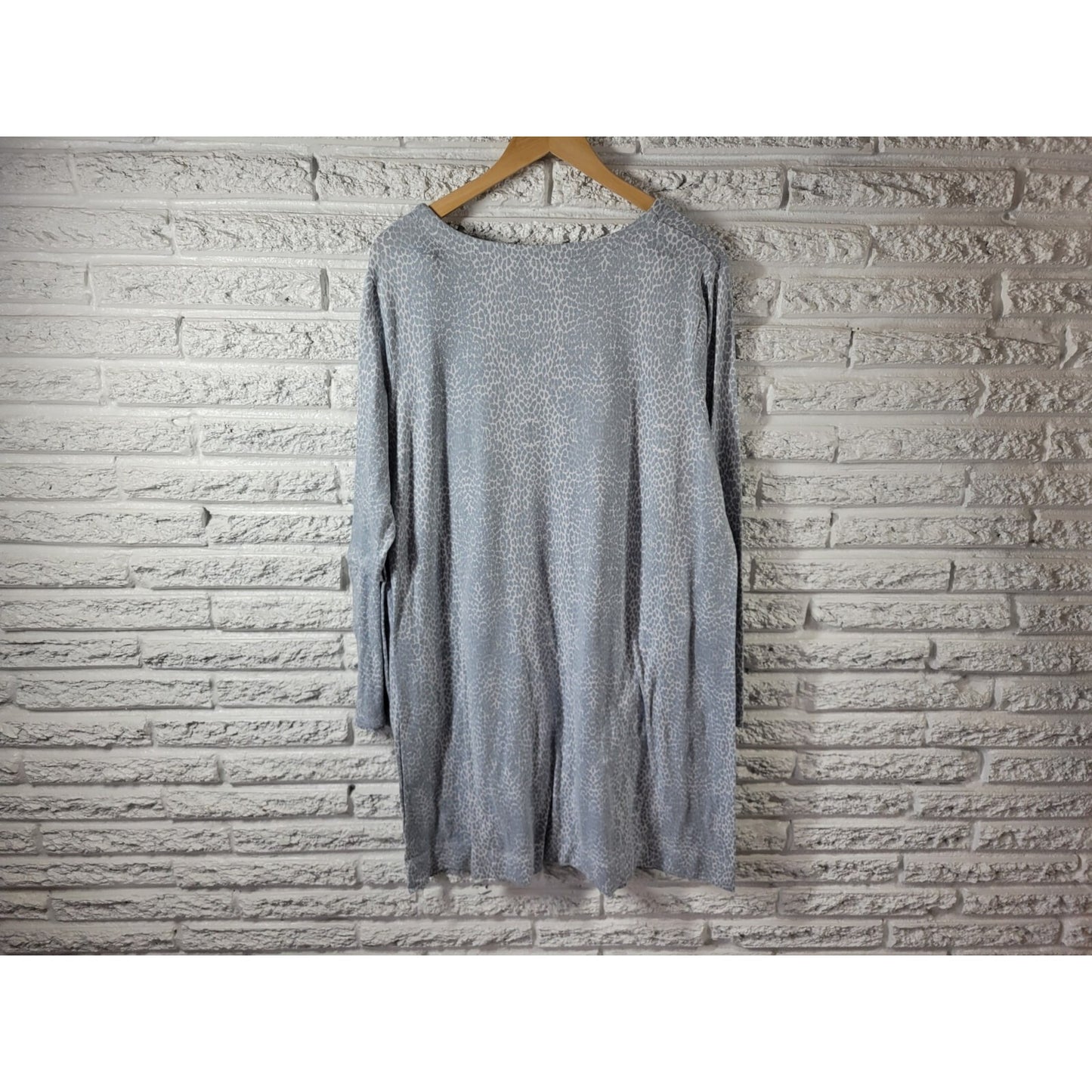 Croft Barrow Women Nightgown 1X Plus Long Sleeve Gray Animal Print Poly Blend