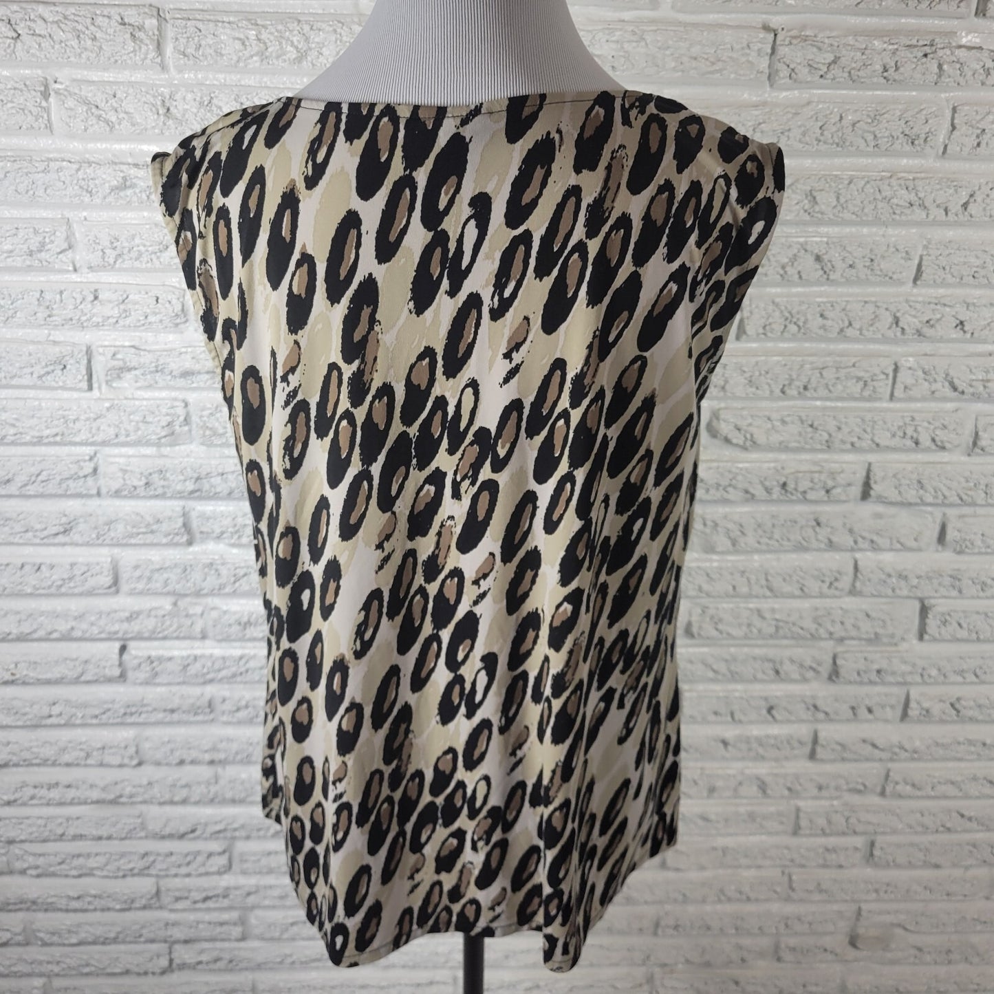 East 5th Womens Top 2X Plus Sleeveless Black Tan Animal Print Keyhole Poly Blend