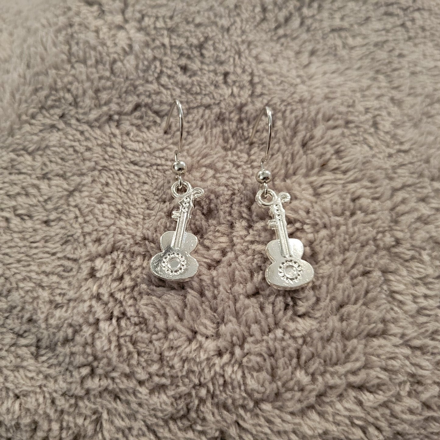 Acoustic Guitar Womens Earrings One Pair Music Silver Tone Alloy Band Orchestra