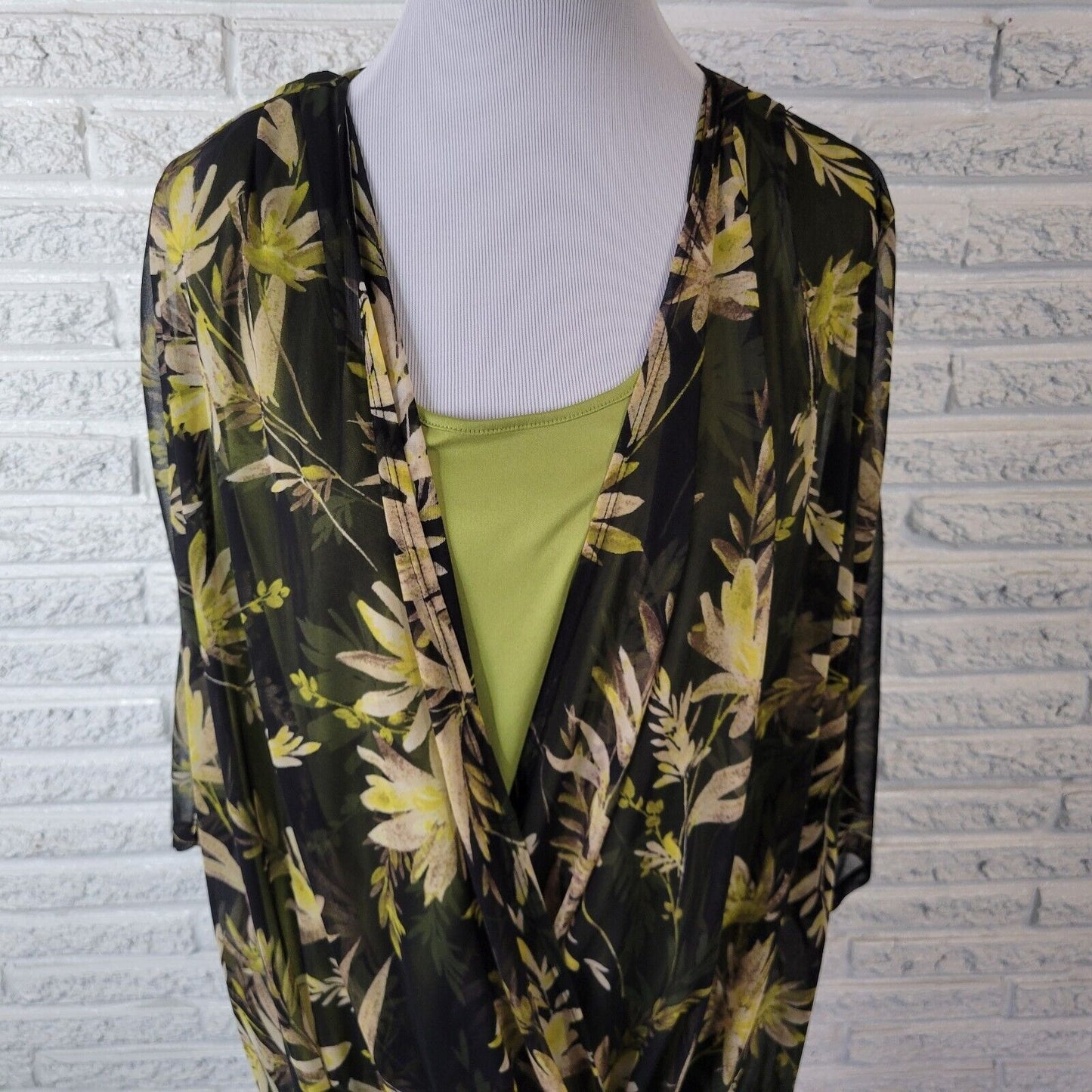 Catherines Womens Top 1X Split Sleeve with Tank Lightweight Green Floral Office