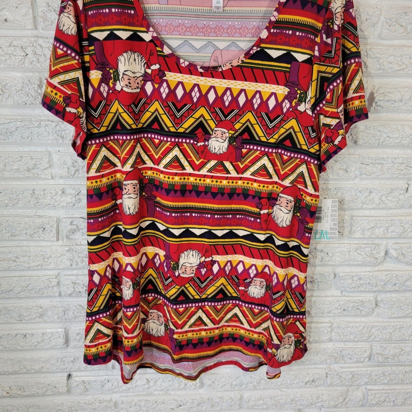 Christmas Lularoe Womens Top 2XL Plus Tee Santa Red Geometric Poly Blend Comfy