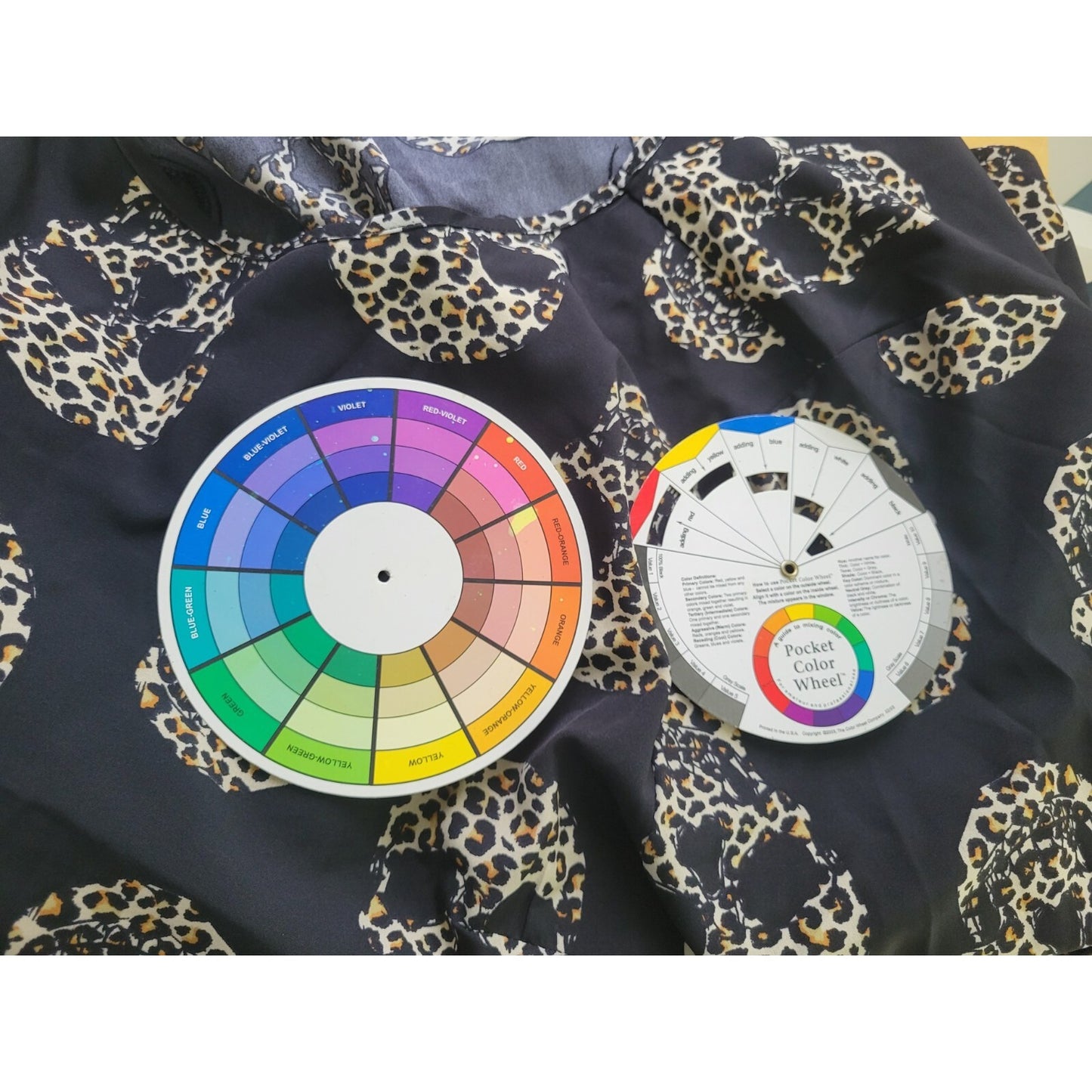 Halloween Emery Rose Womens Top 4XL Skulls All Over Animal Print Polyester Comfy