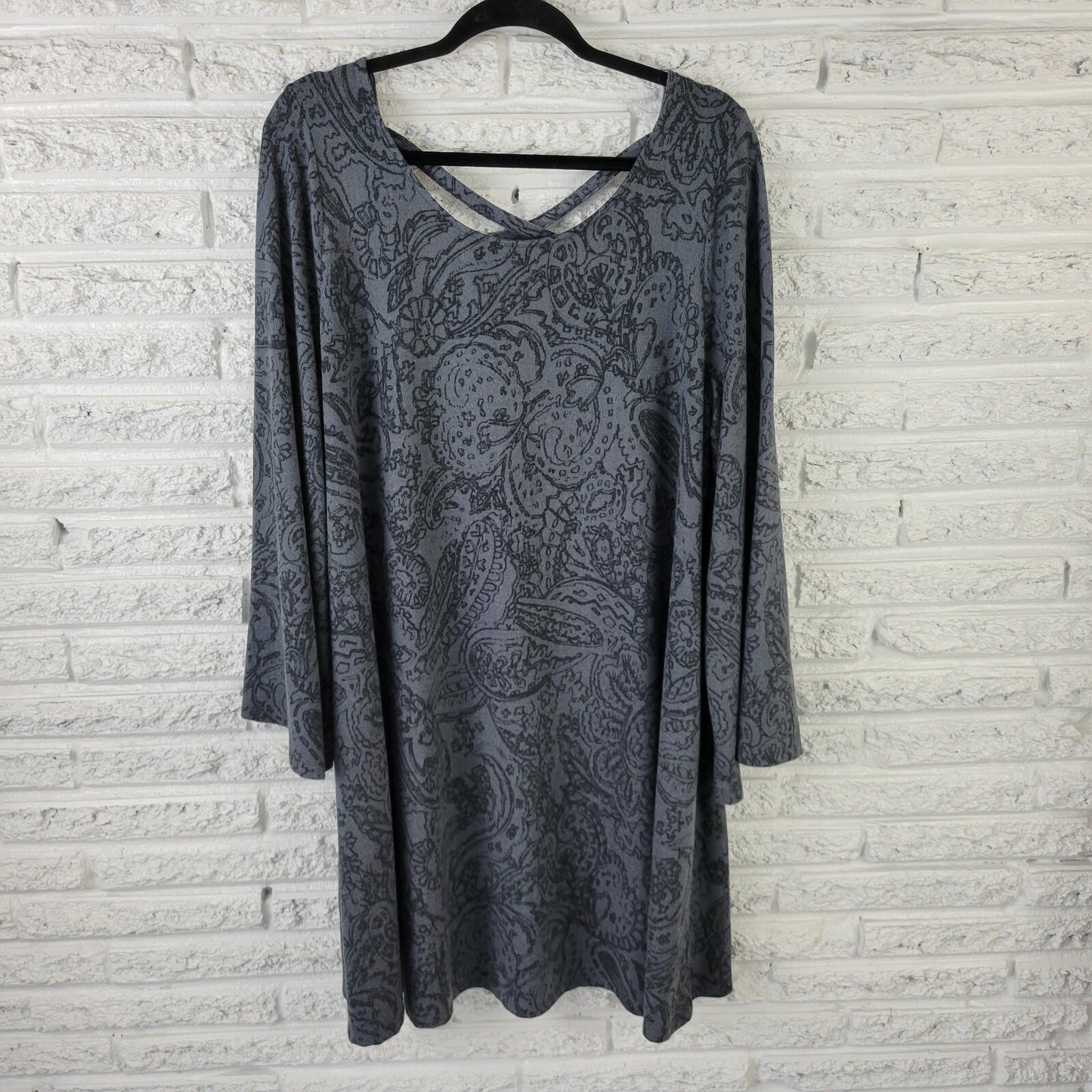 Boutique Women Dress 0X Plus Long Sleeve Gray Paisley Lattice Back Knee Length
