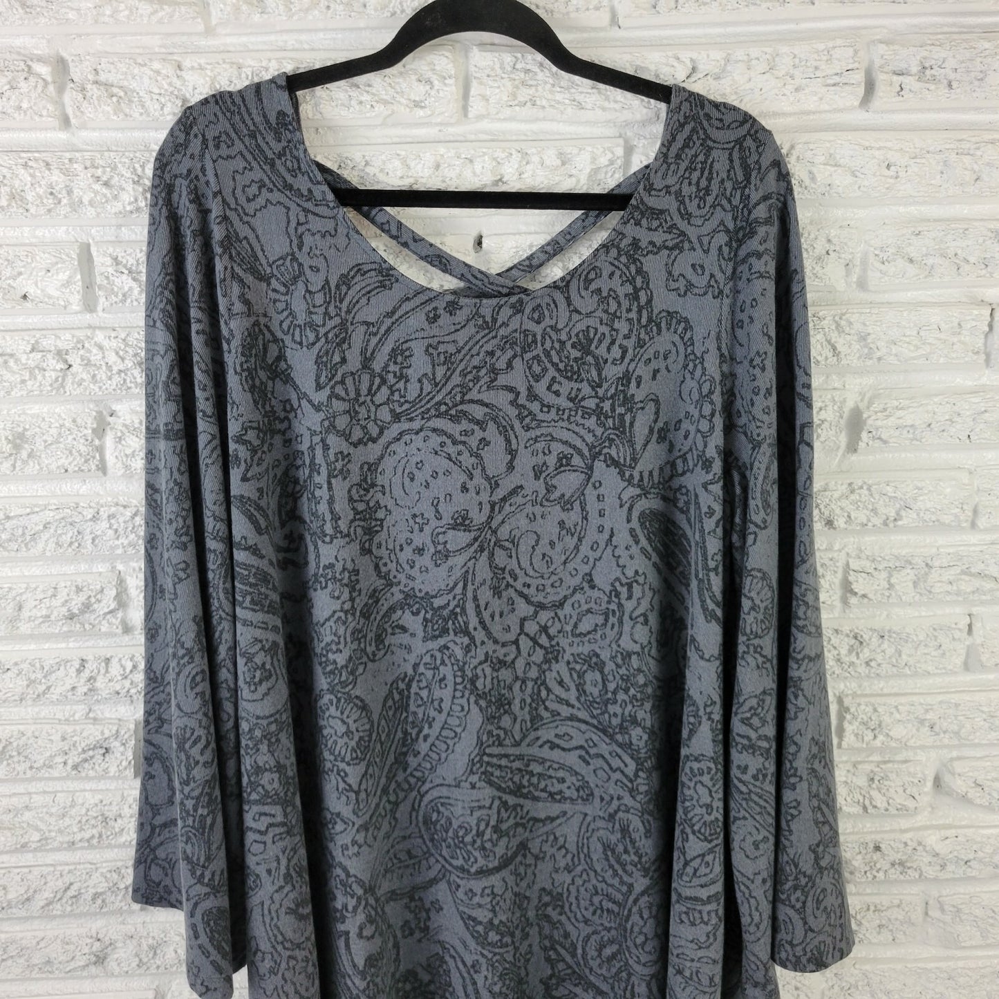 Boutique Women Dress 0X Plus Long Sleeve Gray Paisley Lattice Back Knee Length