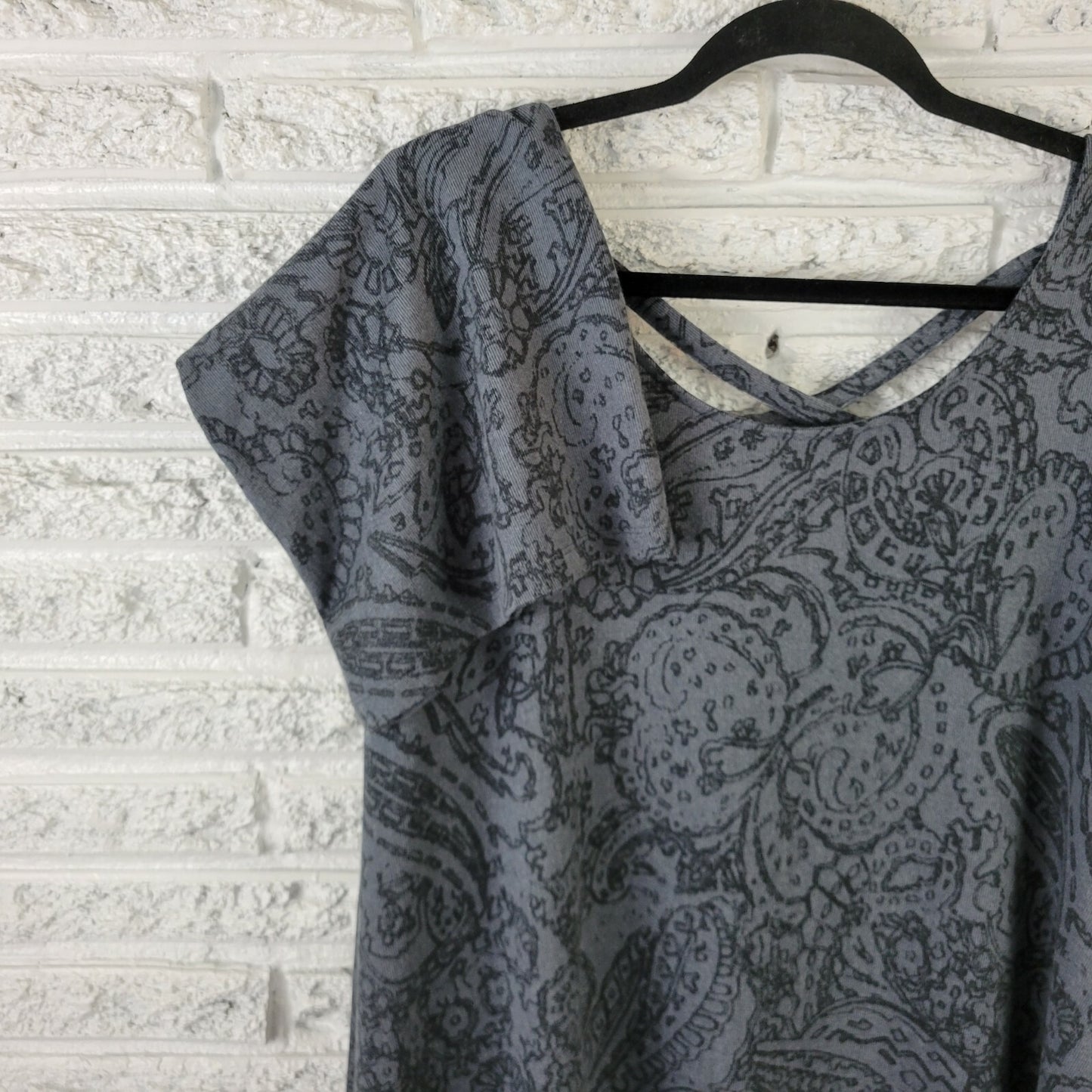 Boutique Women Dress 0X Plus Long Sleeve Gray Paisley Lattice Back Knee Length