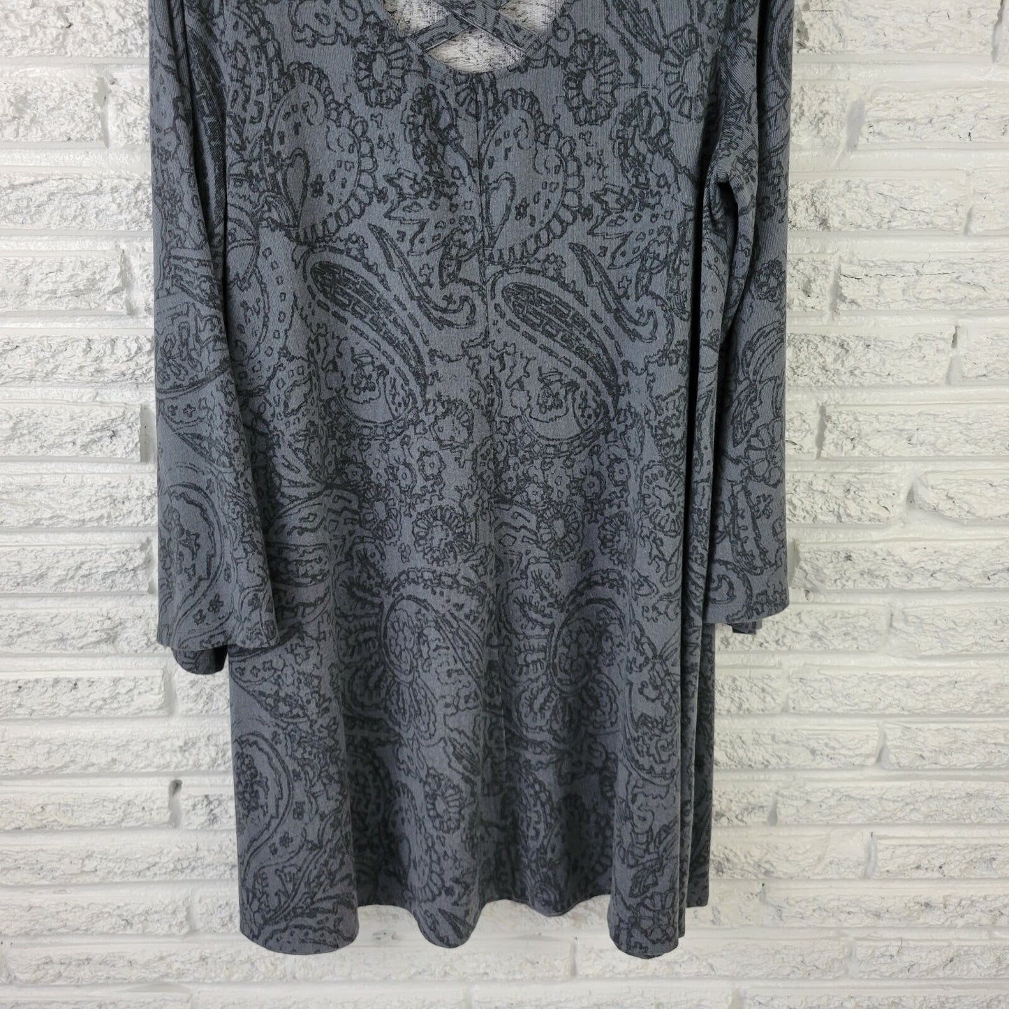 Boutique Women Dress 0X Plus Long Sleeve Gray Paisley Lattice Back Knee Length