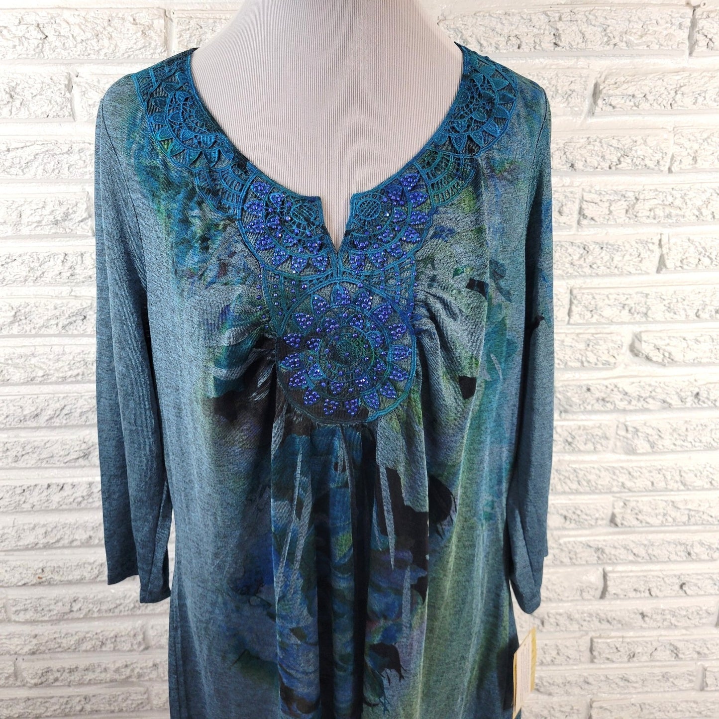 Energe Womens Top 2X Plus Tunic 3/4 Sleeve Blue Floral Rhinestone Lace Trim