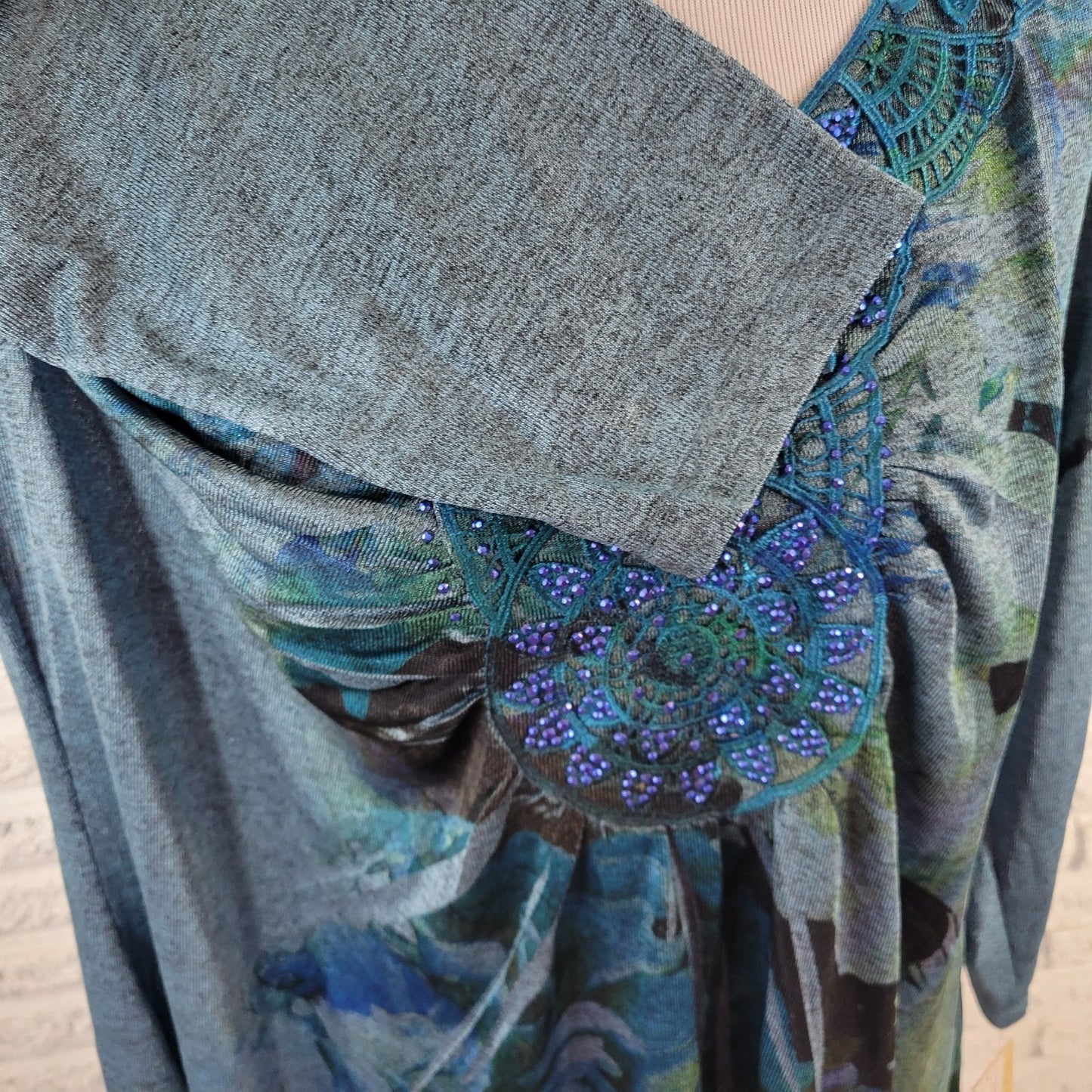 Energe Womens Top 2X Plus Tunic 3/4 Sleeve Blue Floral Rhinestone Lace Trim