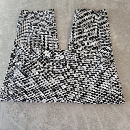 Worthington Women Pants 3X Plus Capri Pull On Black White Geometric Comfy Casual