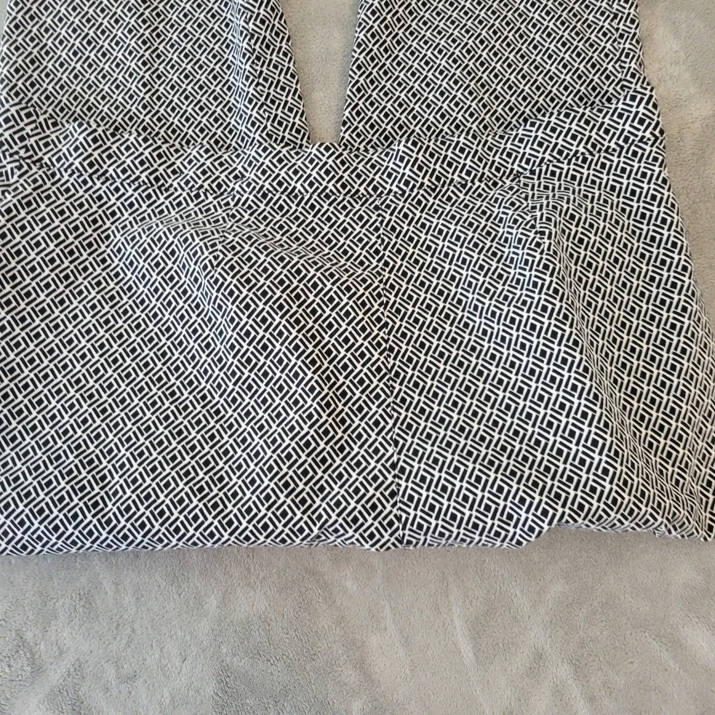 Worthington Women Pants 3X Plus Capri Pull On Black White Geometric Comfy Casual