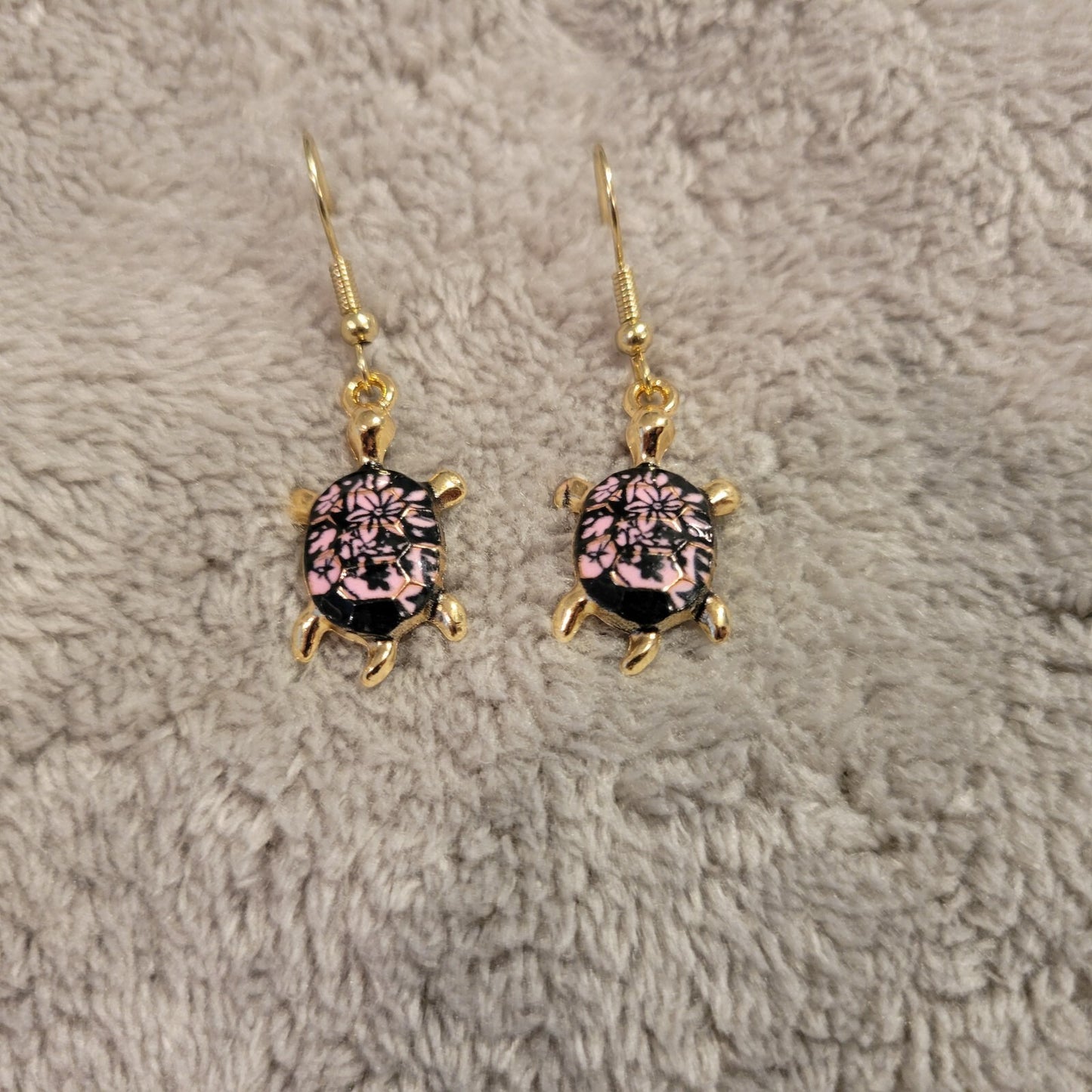 Turtles #4 Womens Earrings One Pair Zinc Alloy Purple Pink Hanging Gold Tone