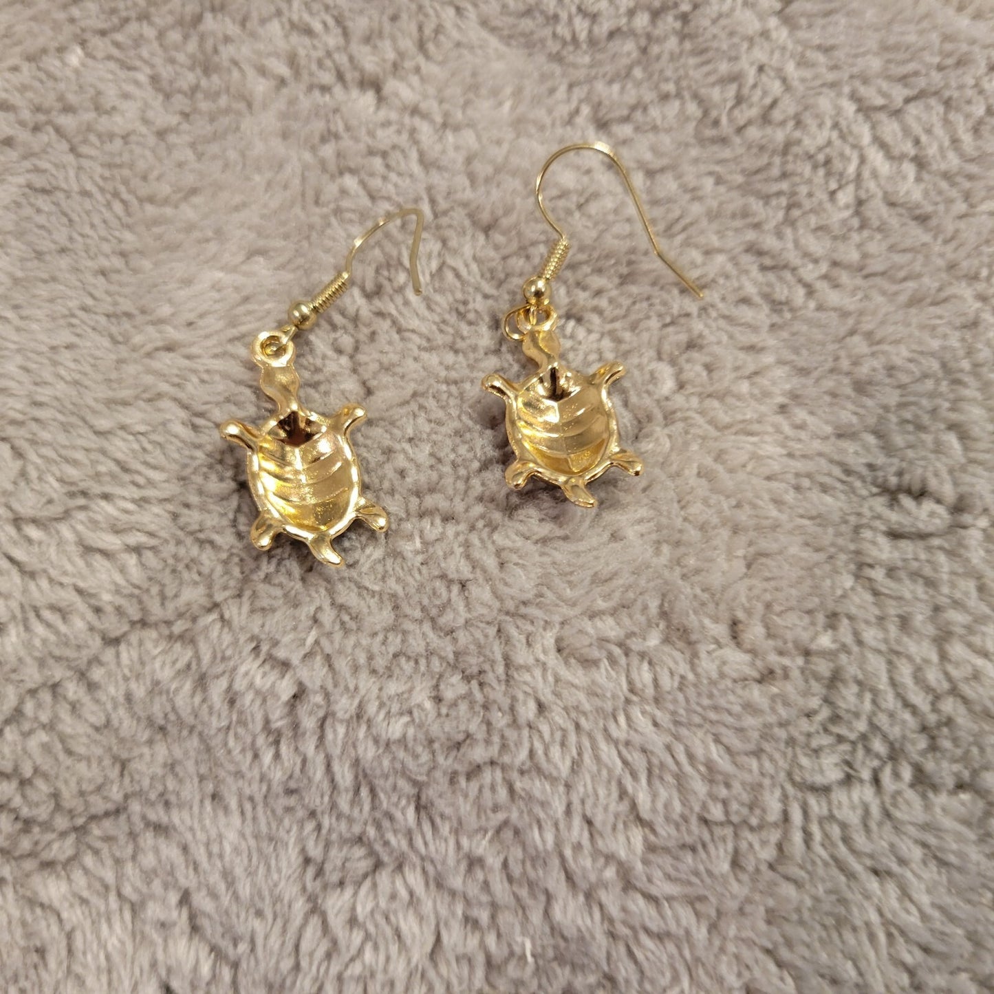 Turtles #4 Womens Earrings One Pair Zinc Alloy Purple Pink Hanging Gold Tone