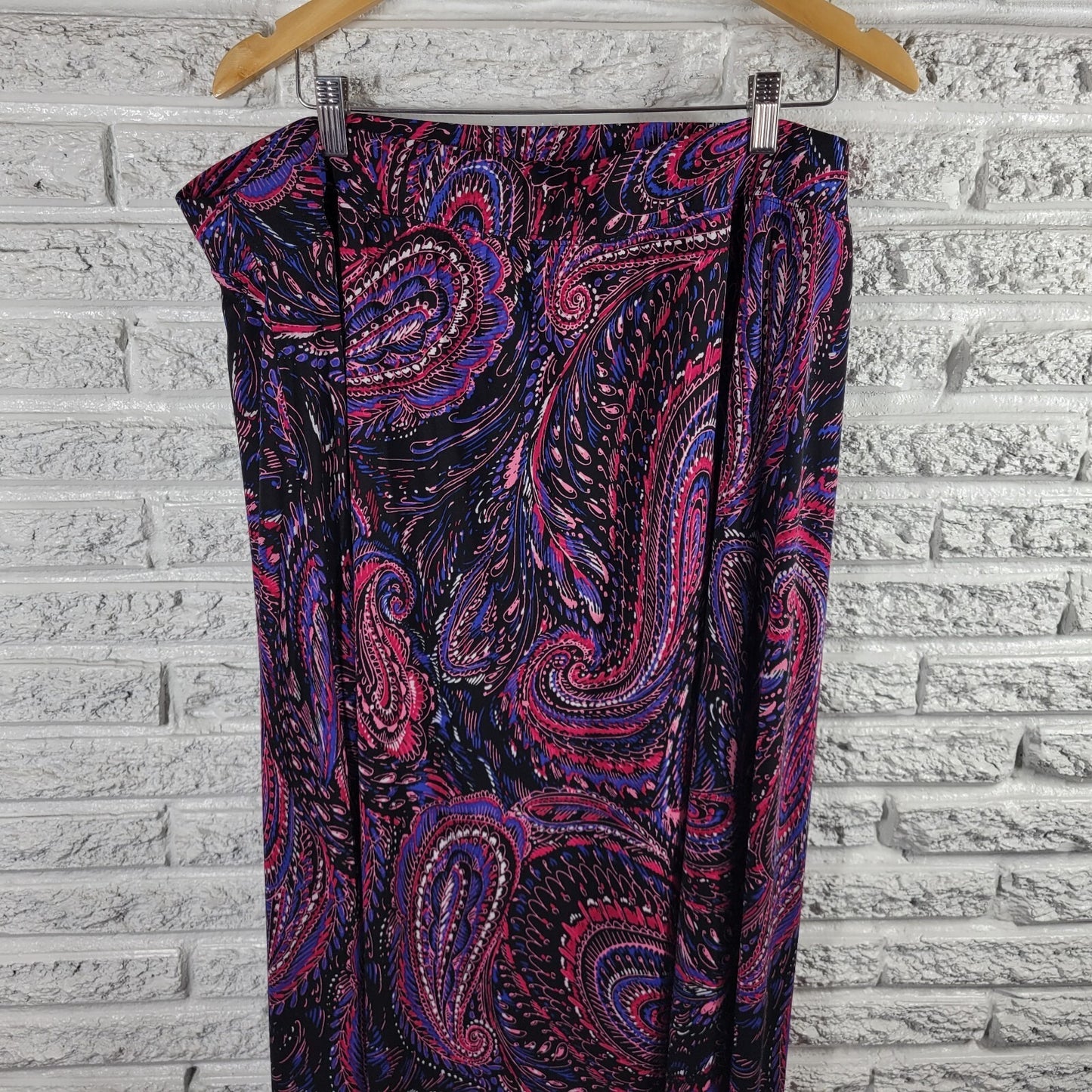 Catherines Anywear Womens Skirt 1X Plus  Midi Purple Pink Paisley Poly Blend