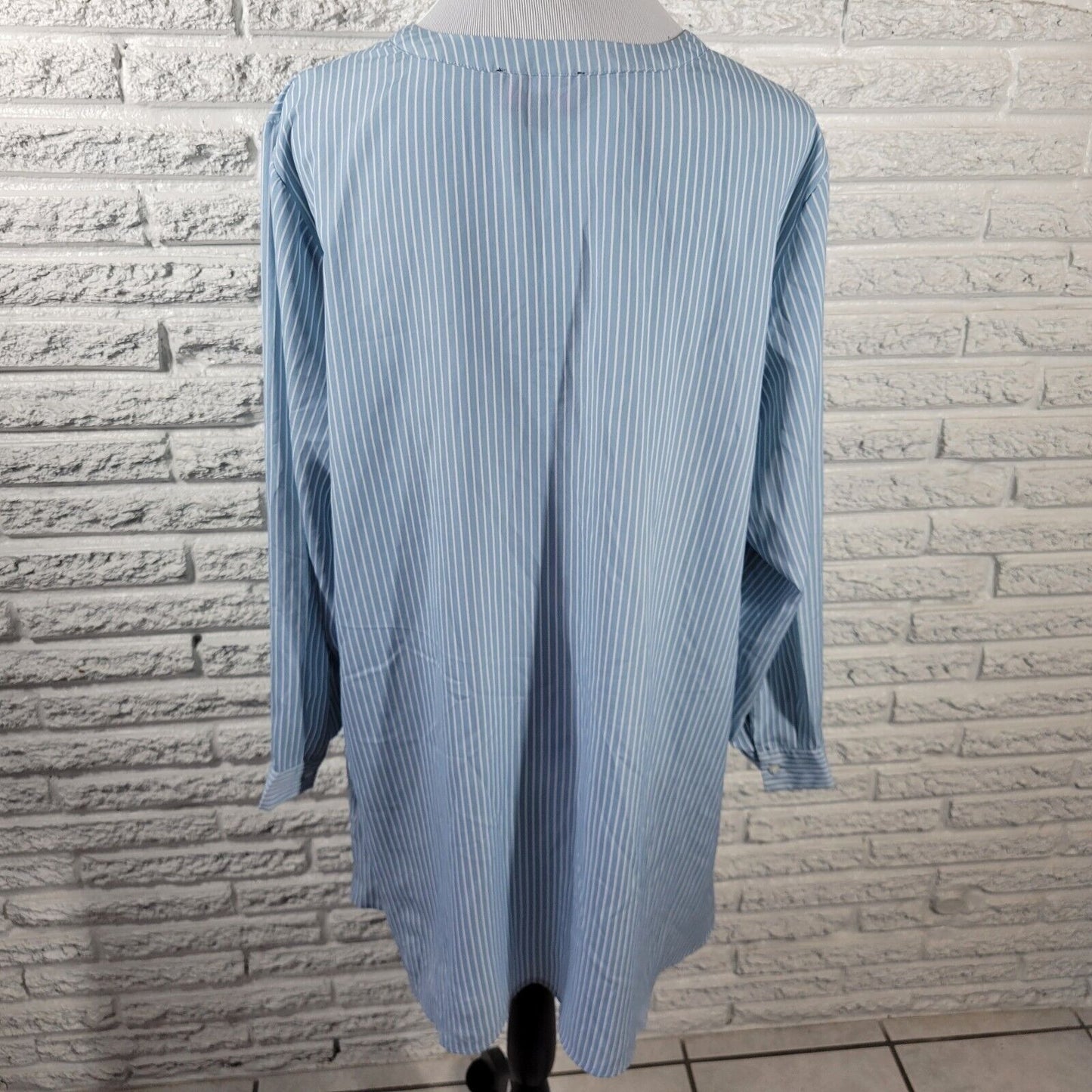 Lane Bryant Embossed Womens Top 18 20 Blue Stripe Lightweight Polyester Window