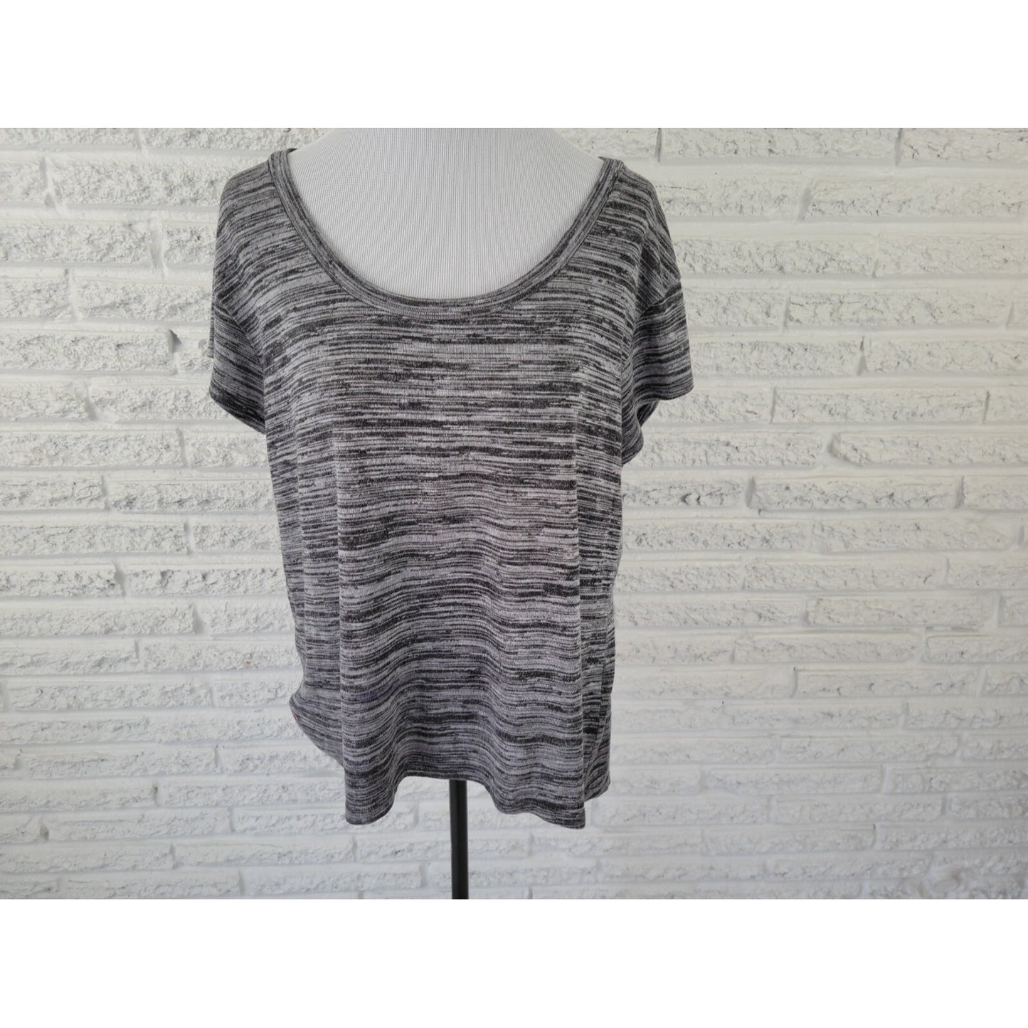 Torrid Womens Shirt 0 0X Tee Cap Sleeve Mesh Back Black Heather Casual Stretchy