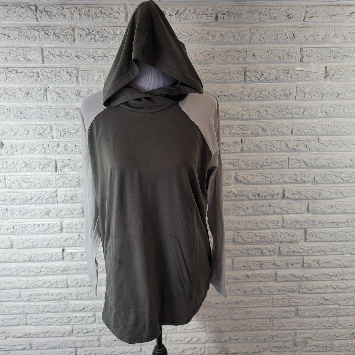 Lularoe Womens Top Extra Large Tee Hoodie Raglan Sleeve Gray Pockets Casual