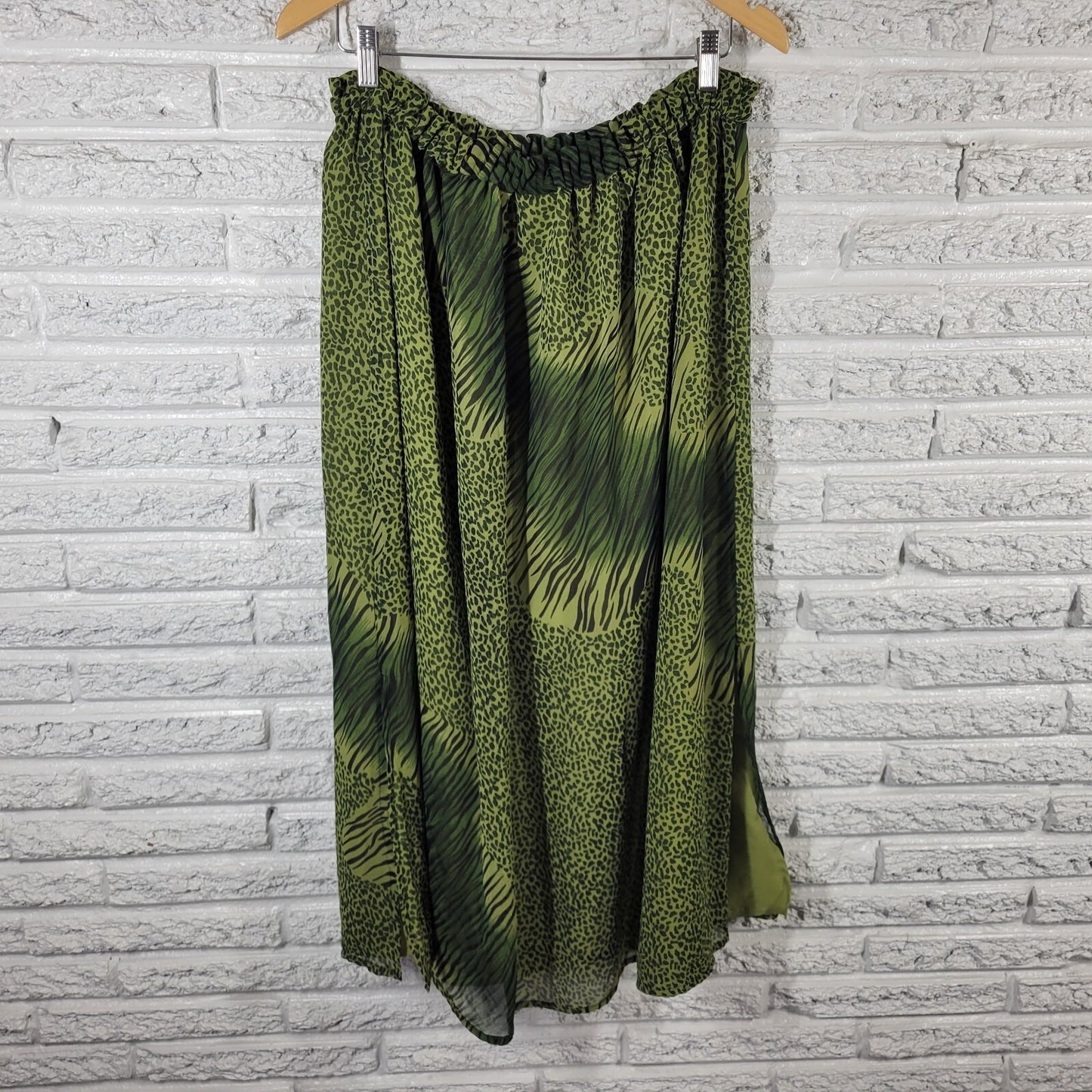 Kaktus Womens Skirt 2X Plus Pull On Green Black Animal Print Lightweight Sheer