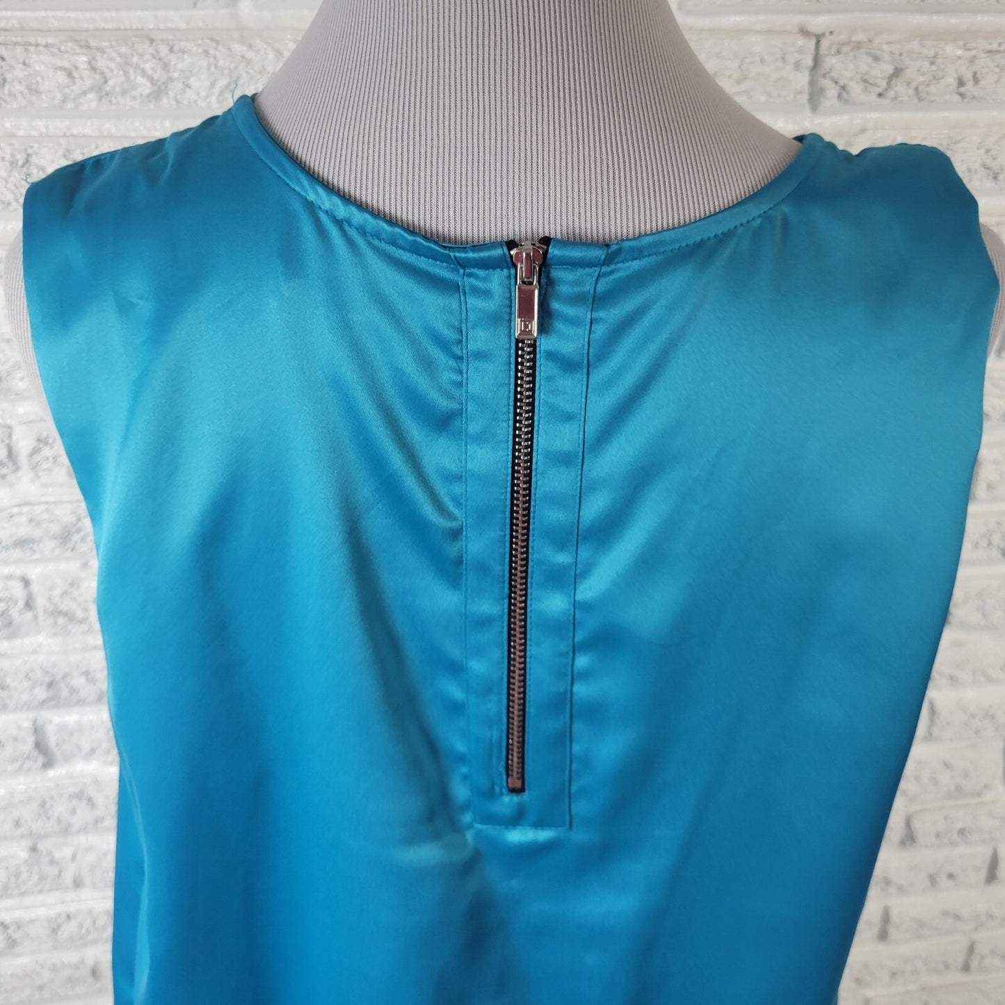 LIz Claiborne Womens Top XL Sleeveless Blue Satin Back Zip Pleated Office Lined
