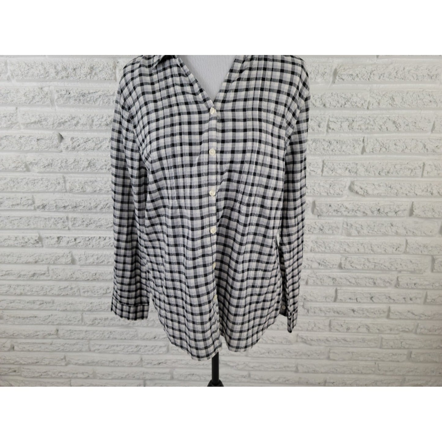 Liz Claiborne Womens Shirt Extra Large XL  Button Up Collar Semi Sheer Plaid