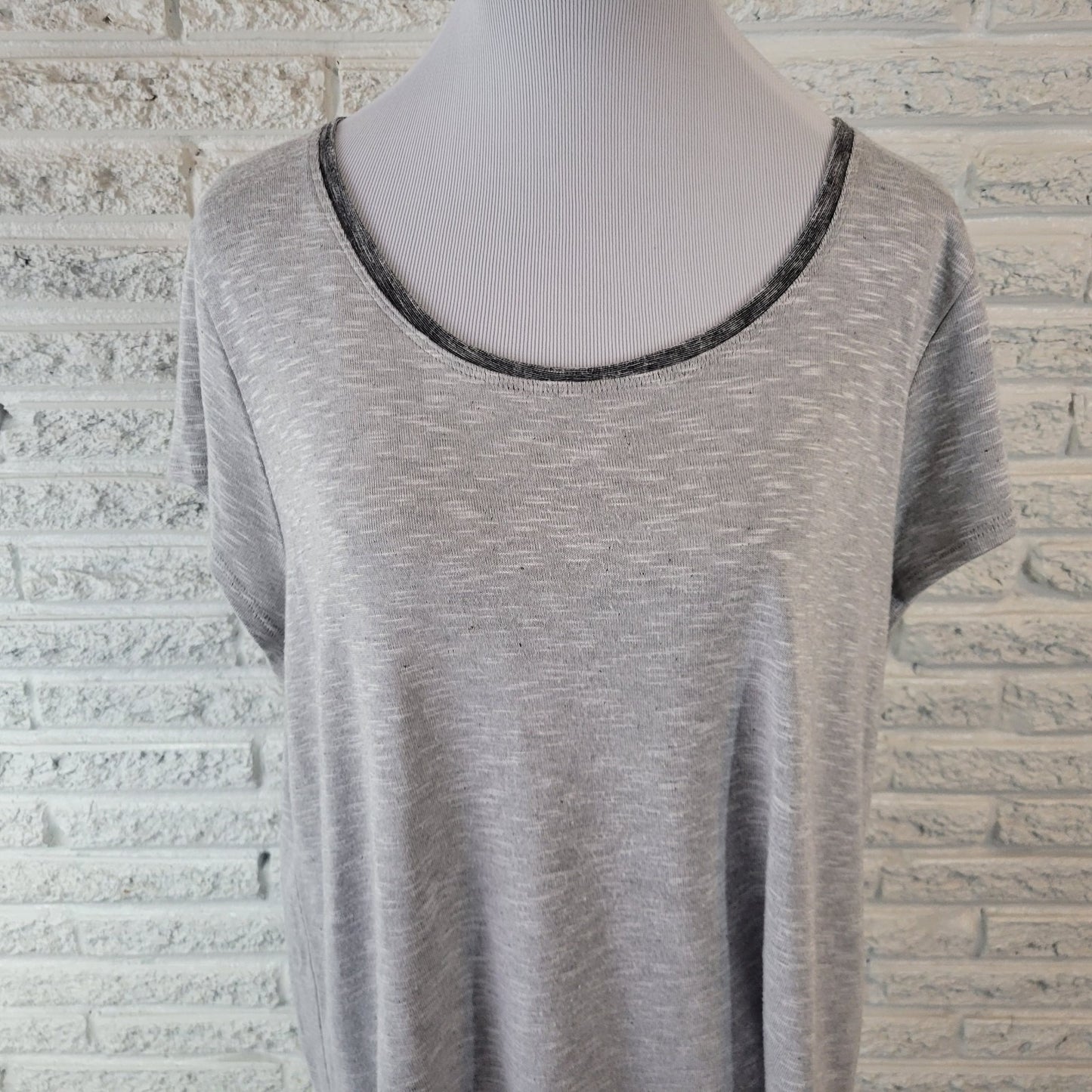 Chicos Zenergy Womens Top 3 Standard XL Tee Cap Sleeve Rayon Polyester Knit Gray