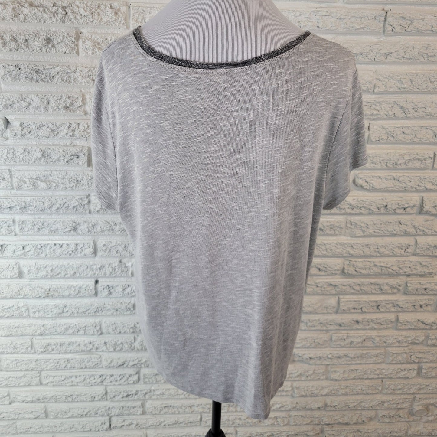 Chicos Zenergy Womens Top 3 Standard XL Tee Cap Sleeve Rayon Polyester Knit Gray