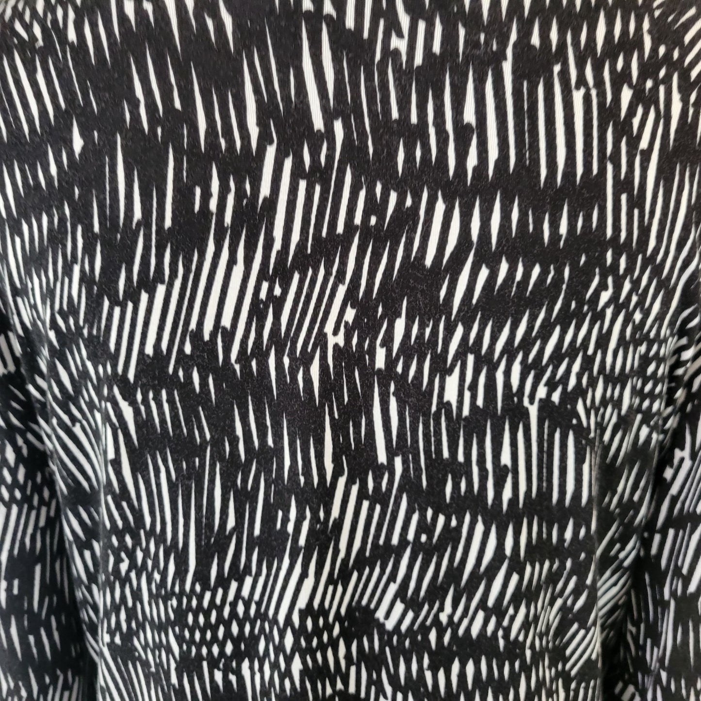 Simply Vera Wang Womens Top XL Long Sleeve Black Geometric Lightweight Office