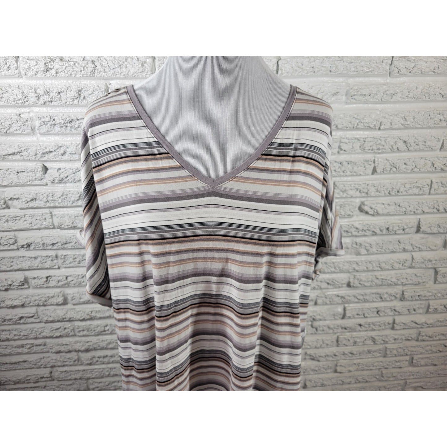 Isaac Mizrahi Live Womens Top 2X Plus Tee Gray Stripe Cotton Blend Cap Sleeve
