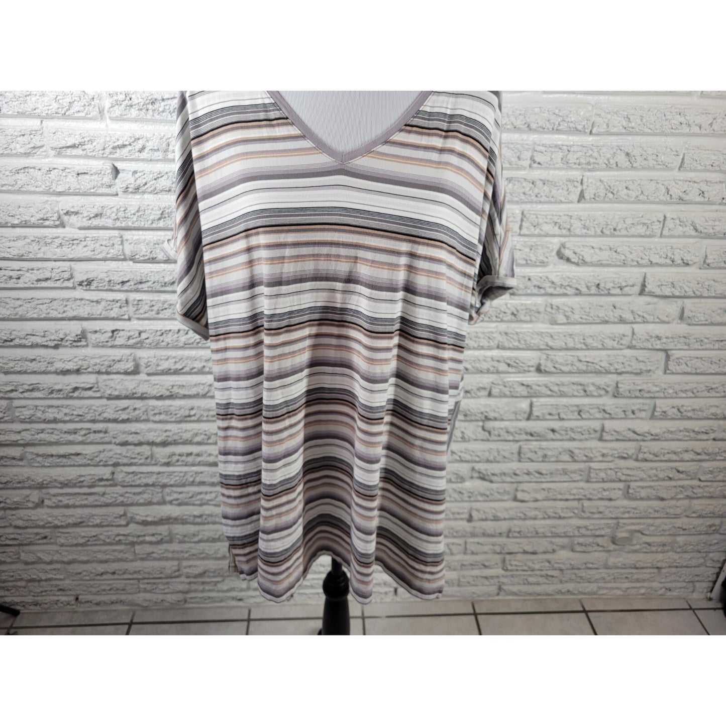 Isaac Mizrahi Live Womens Top 2X Plus Tee Gray Stripe Cotton Blend Cap Sleeve