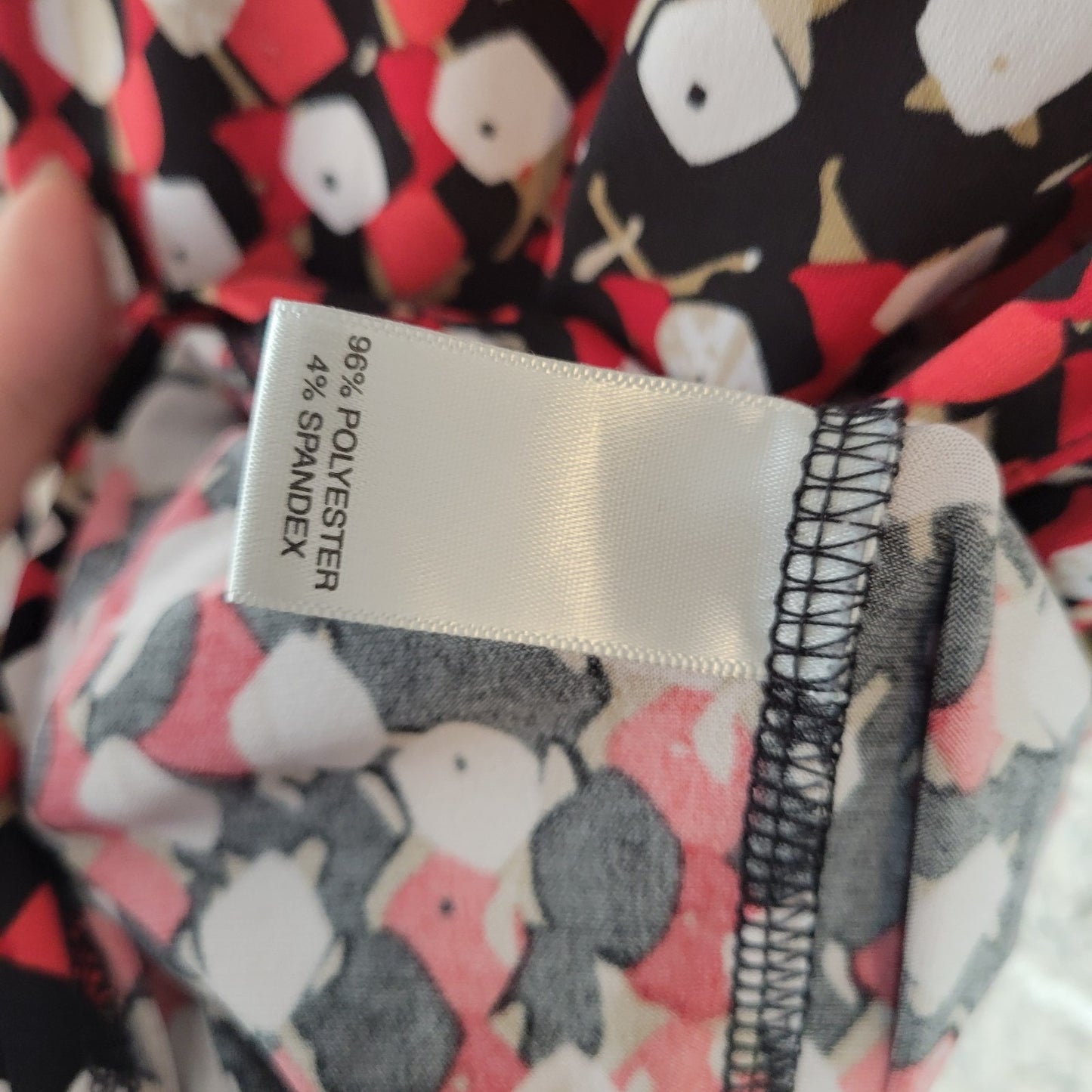 Soft by Avenue Womens Top 18 20 Tank Black Red Geometric Lightweight Poly Blend