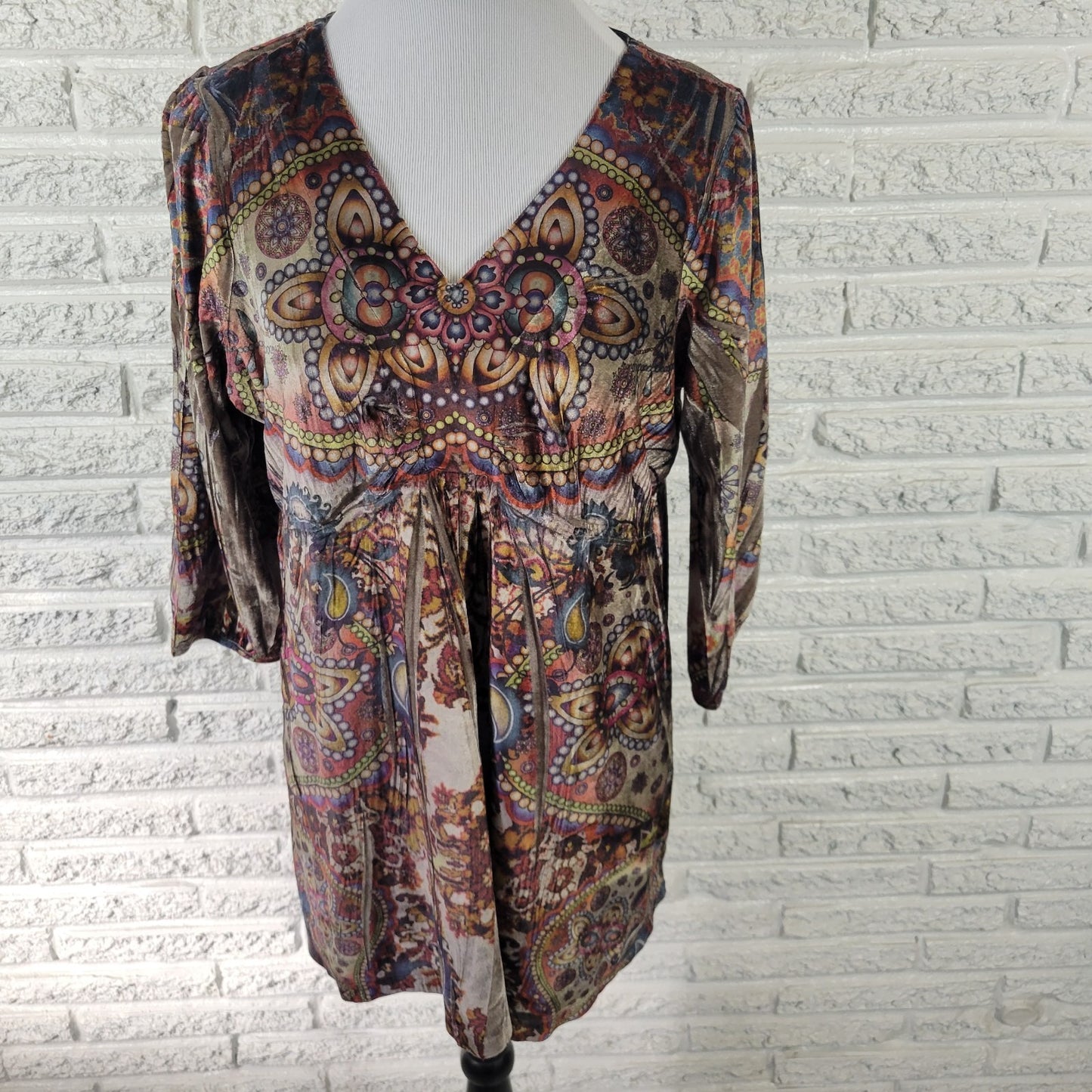 Live Let Live Women's 1X Plus Velour Gray Blue Tunic Top Geometric Stretch