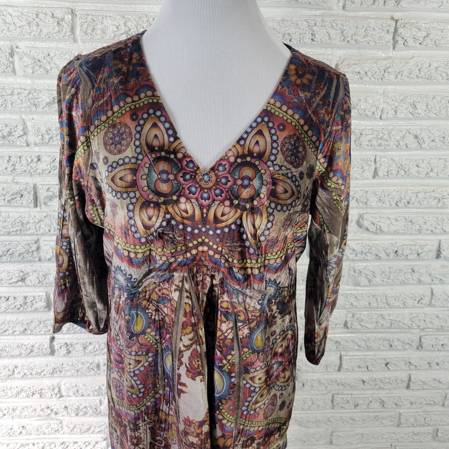 Live Let Live Women's 1X Plus Velour Gray Blue Tunic Top Geometric Stretch