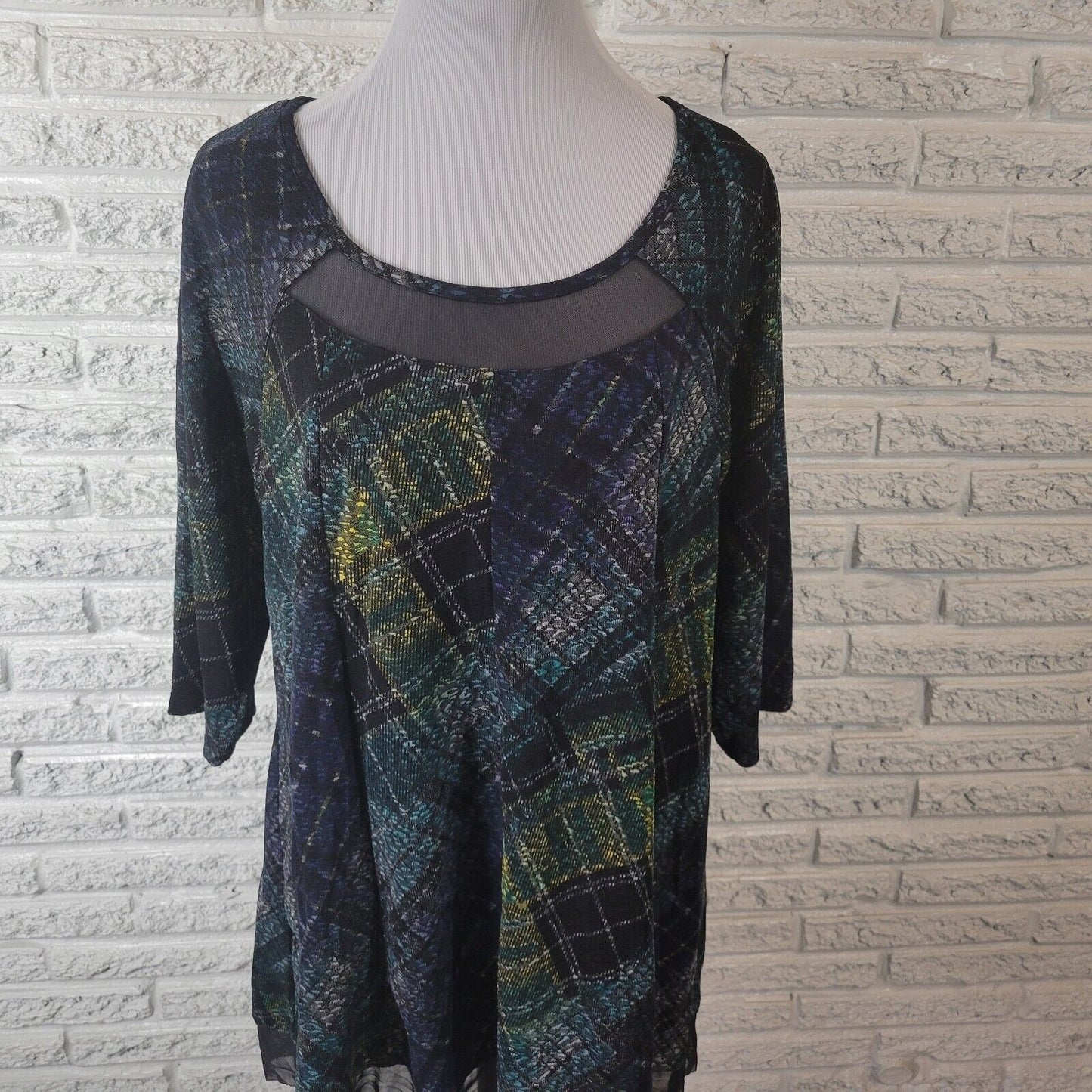 Catherines Womens Top 0X 14 16 Tunic 3/4 Sleeve Mesh Hem Blue Black Plaid Office