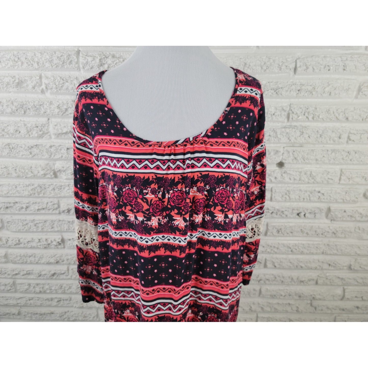 Cato Womens Top 18W 20W Plus Tunic Lace Sleeve Black Floral Asymmetric Rayon