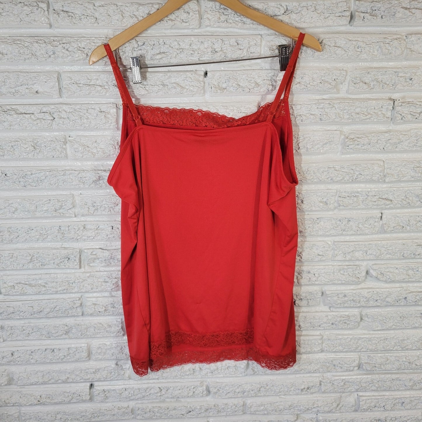 Fashion Bug Women Top 2X Plus Camisole Red Adjustable Spaghetti Lace Trim