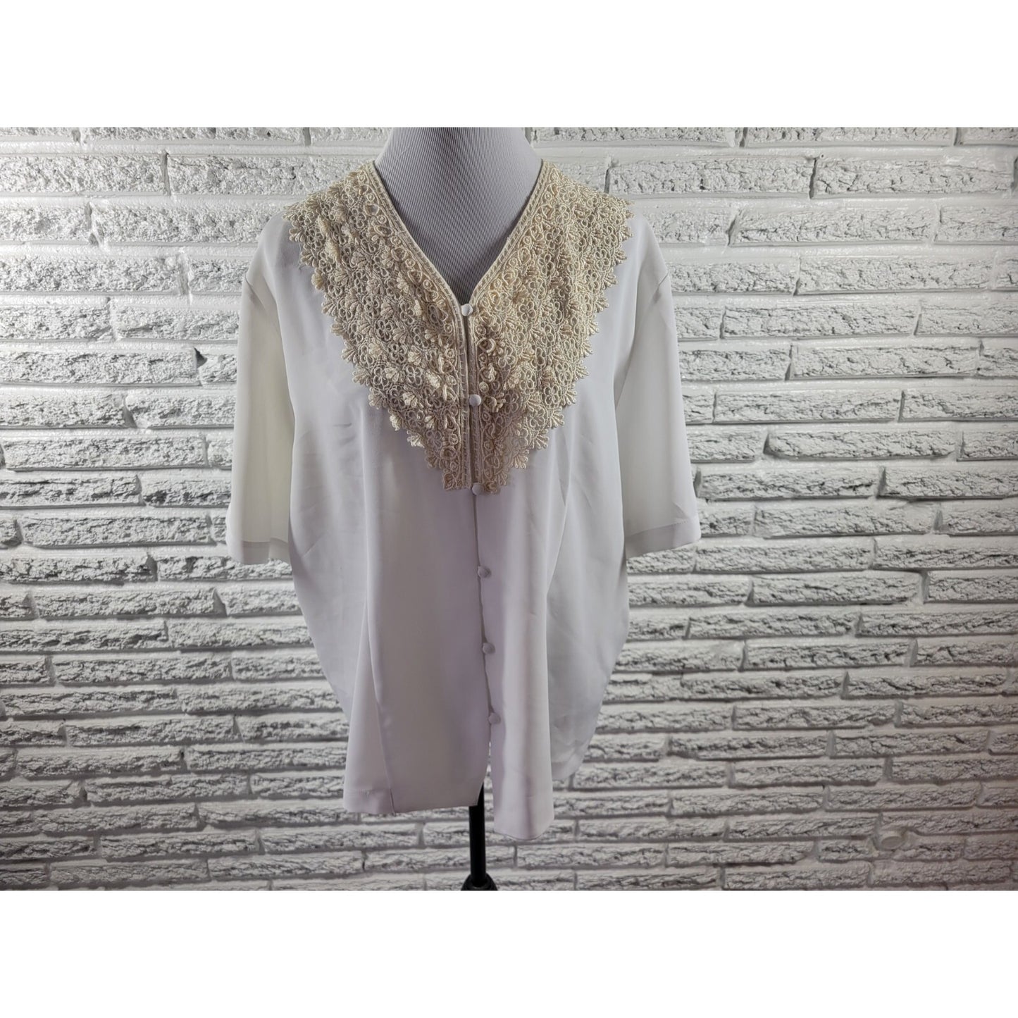 Maggie Barnes Women Top 20W Plus Short Sleeve Crochet Cloth Buttons Polyester