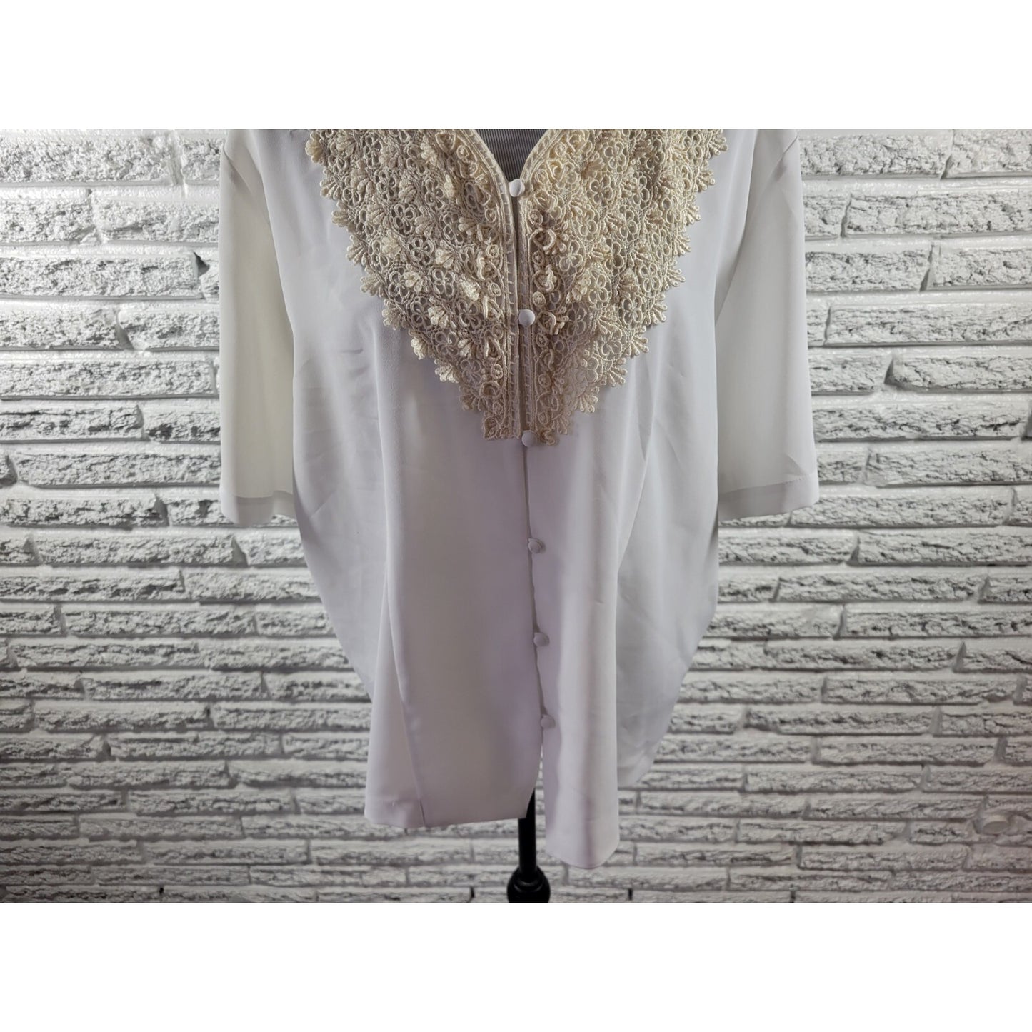 Maggie Barnes Women Top 20W Plus Short Sleeve Crochet Cloth Buttons Polyester