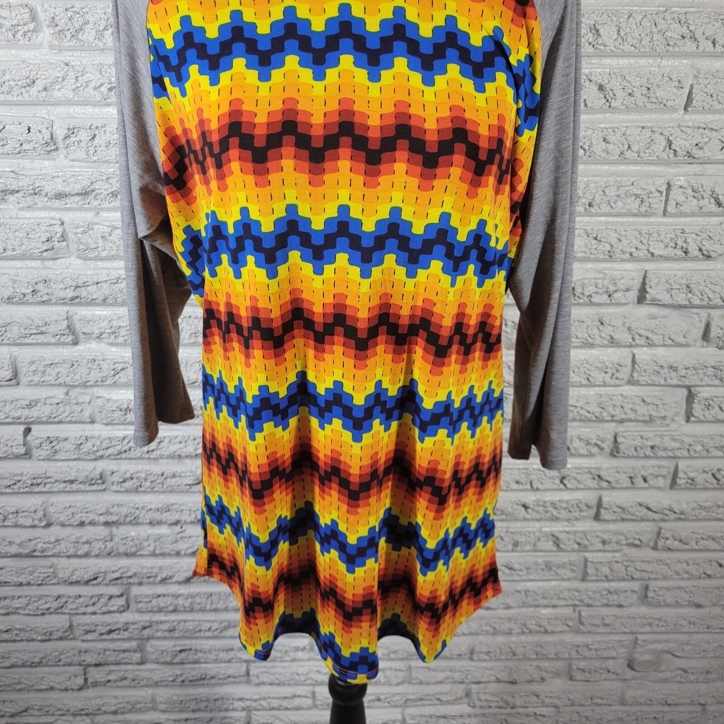 LuLaRoe Women's XL Top Blue Yellow Pixel Geometric 3/4 Sleeve Raglan Tee Shirt