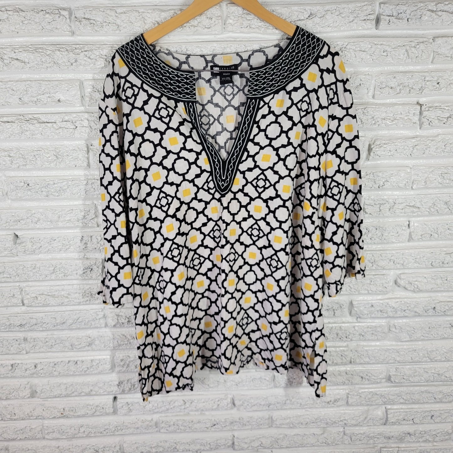 Carole Little Womens Top 3X Plus Split Sleeve Yellow Black Geometric Embroidered