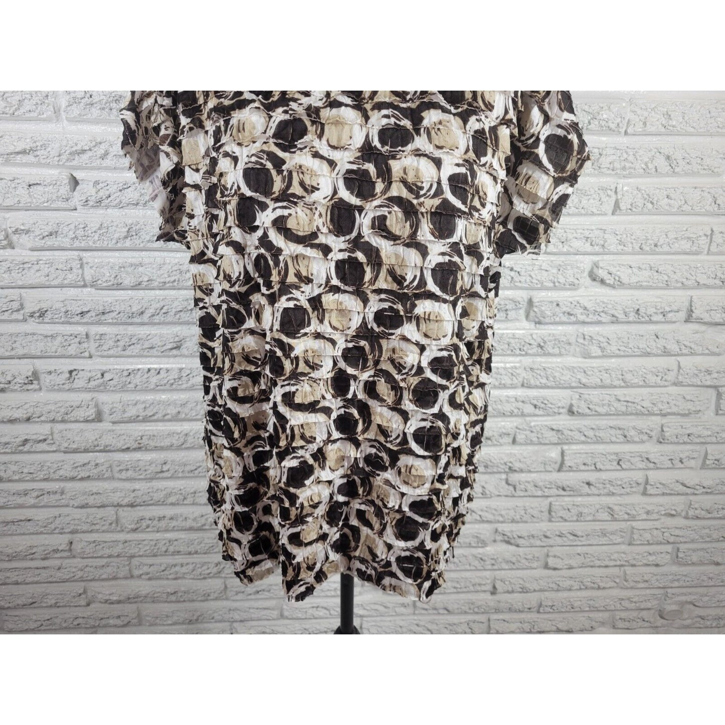 NY Collection Womens Top 1X Plus Sleeveless Brown Circles Tiered Office Ruffle