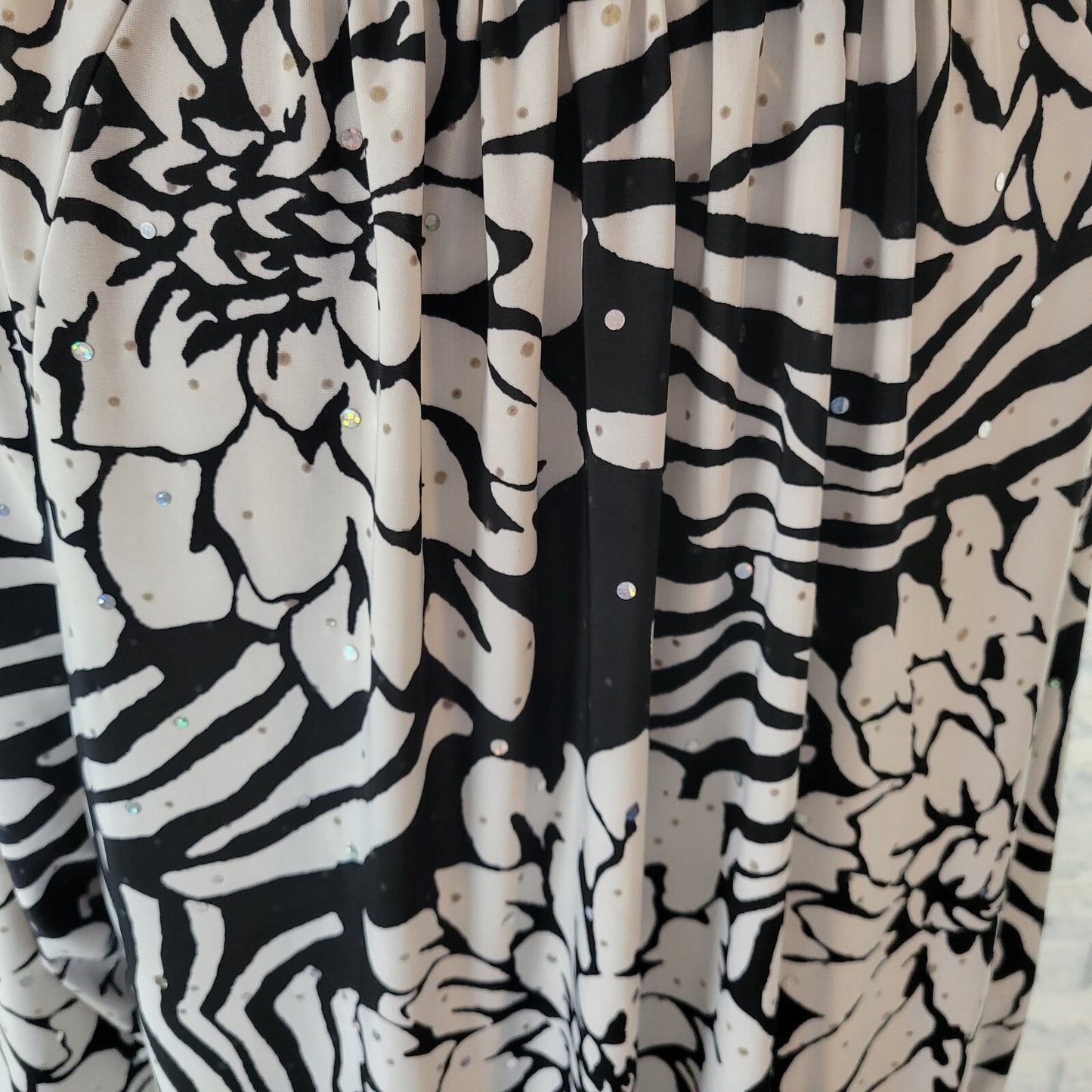 Rebecca Malone Womens Top 1X 3/4 Sleeve Black White Floral Sequins Poly Blend