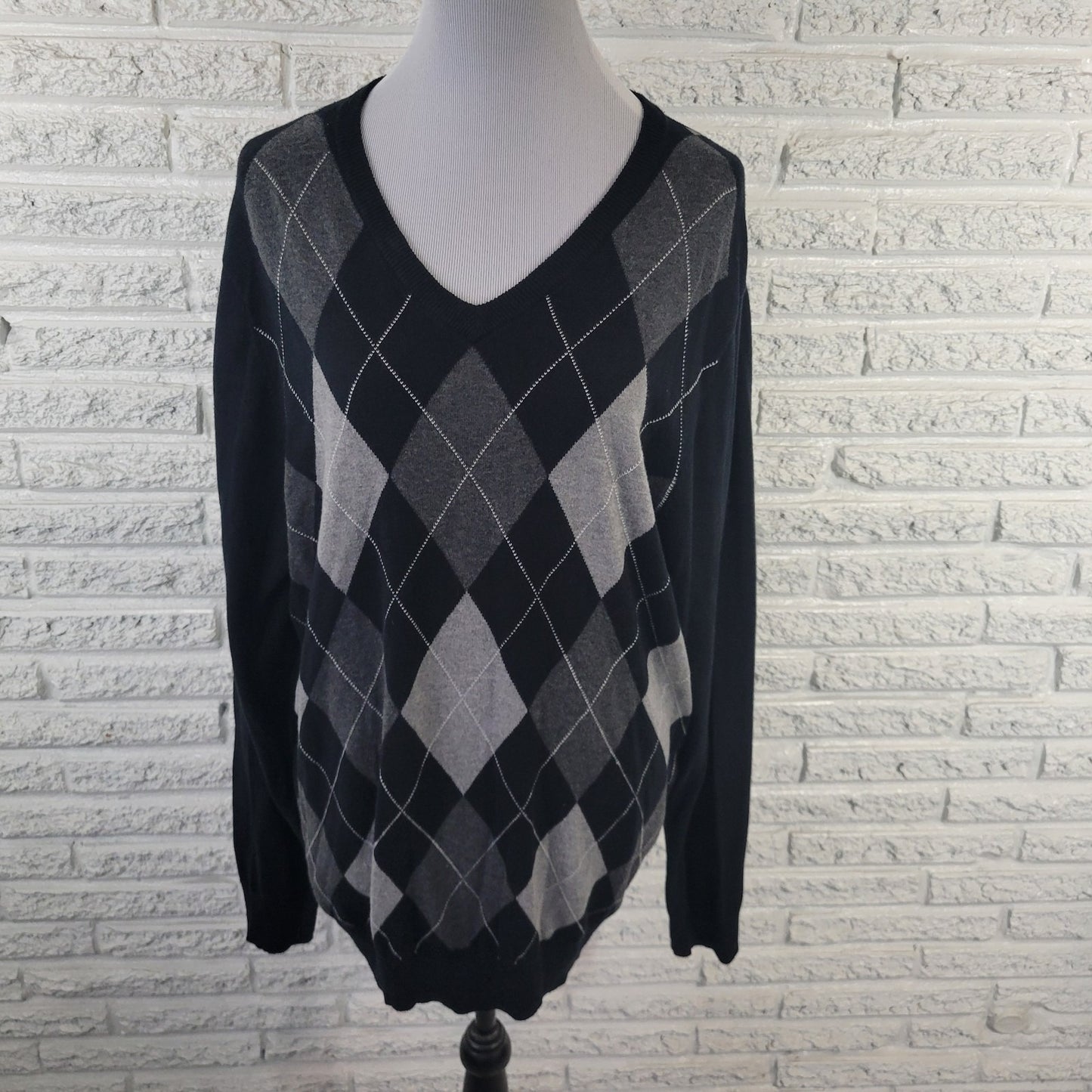 Croft & Barrow Women's XL Black Gray Argyle V-Neck Sweater Stretch Pullover