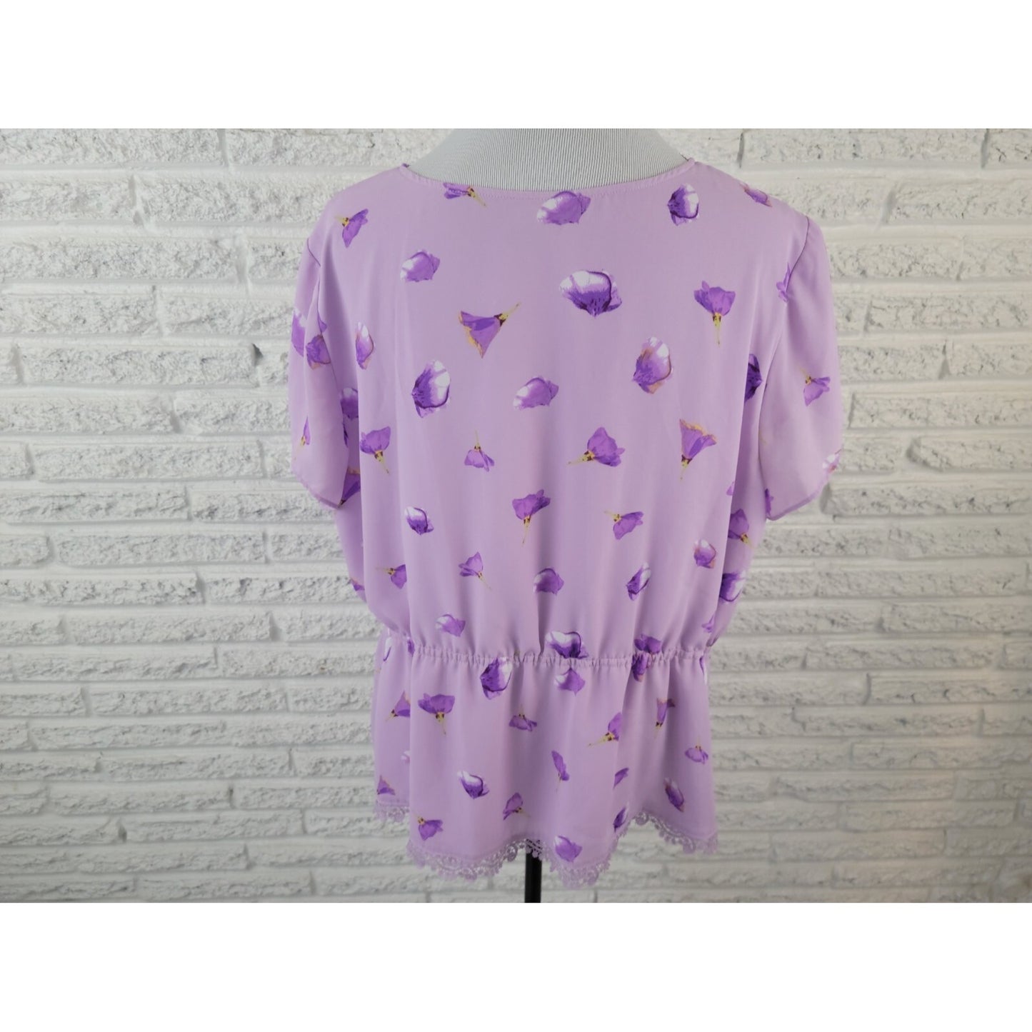 Limited Women Top 1X Plus Cap Sleeve Pullover Polyester Lined Purple Floral Lace