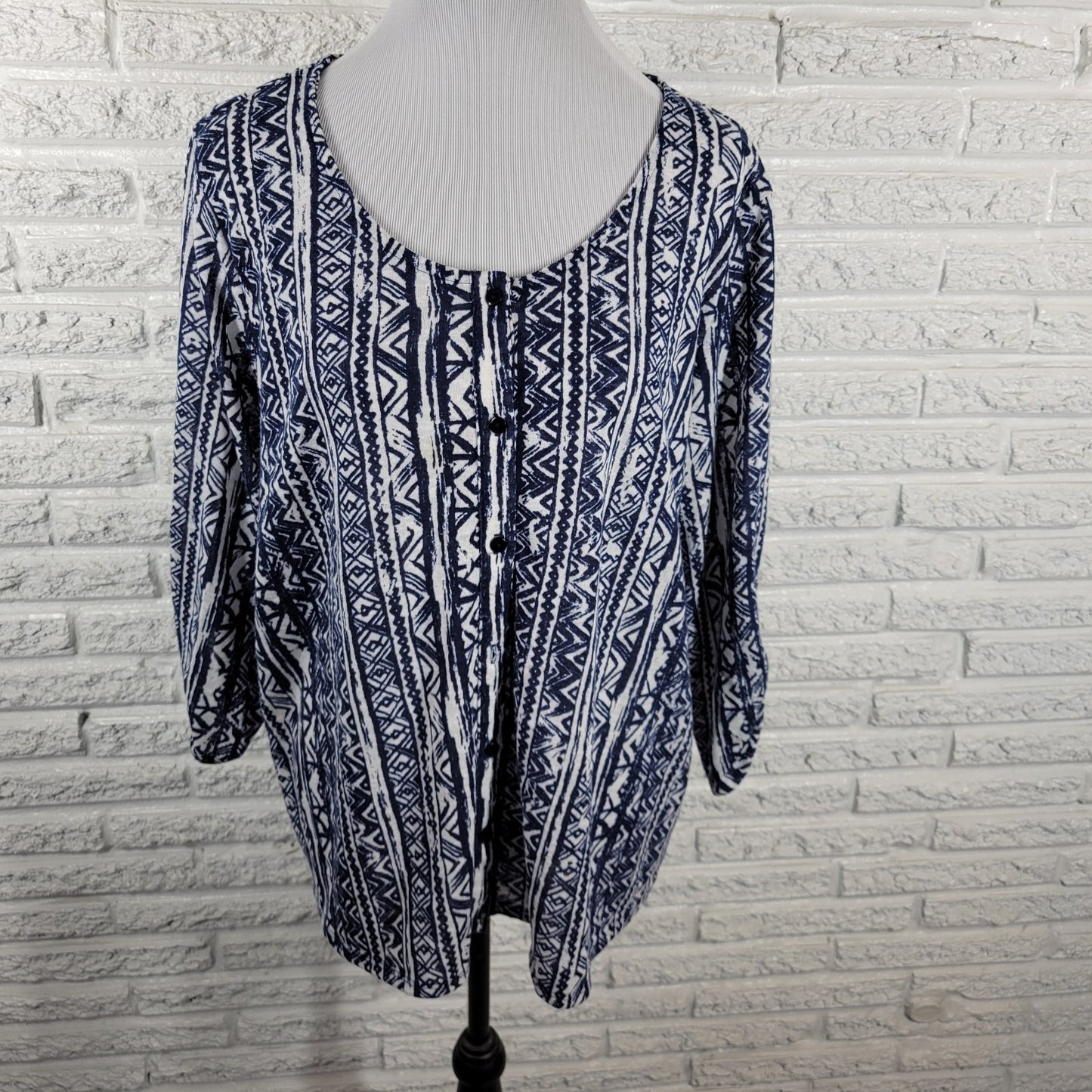 Notations Women's 2X Plus Blue White Geometric Button Up Top 3/4 Roll Tab Sleeve