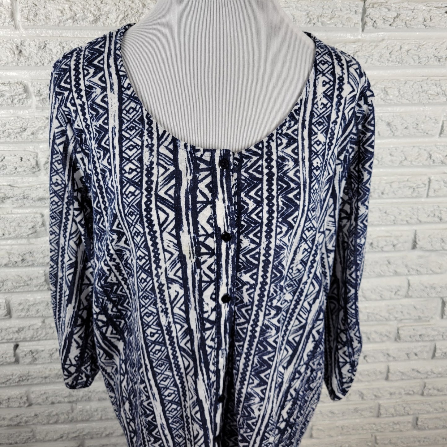 Notations Women's 2X Plus Blue White Geometric Button Up Top 3/4 Roll Tab Sleeve
