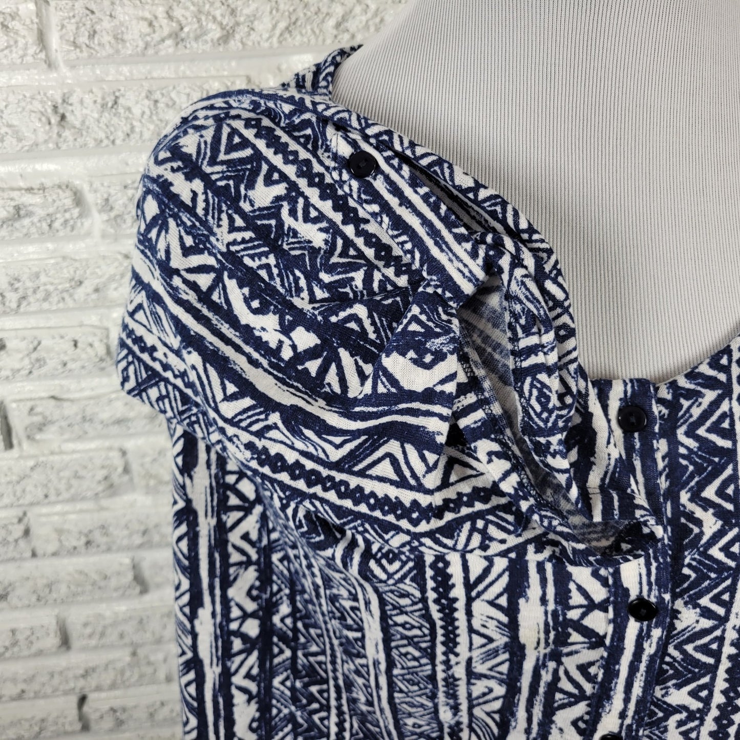 Notations Women's 2X Plus Blue White Geometric Button Up Top 3/4 Roll Tab Sleeve